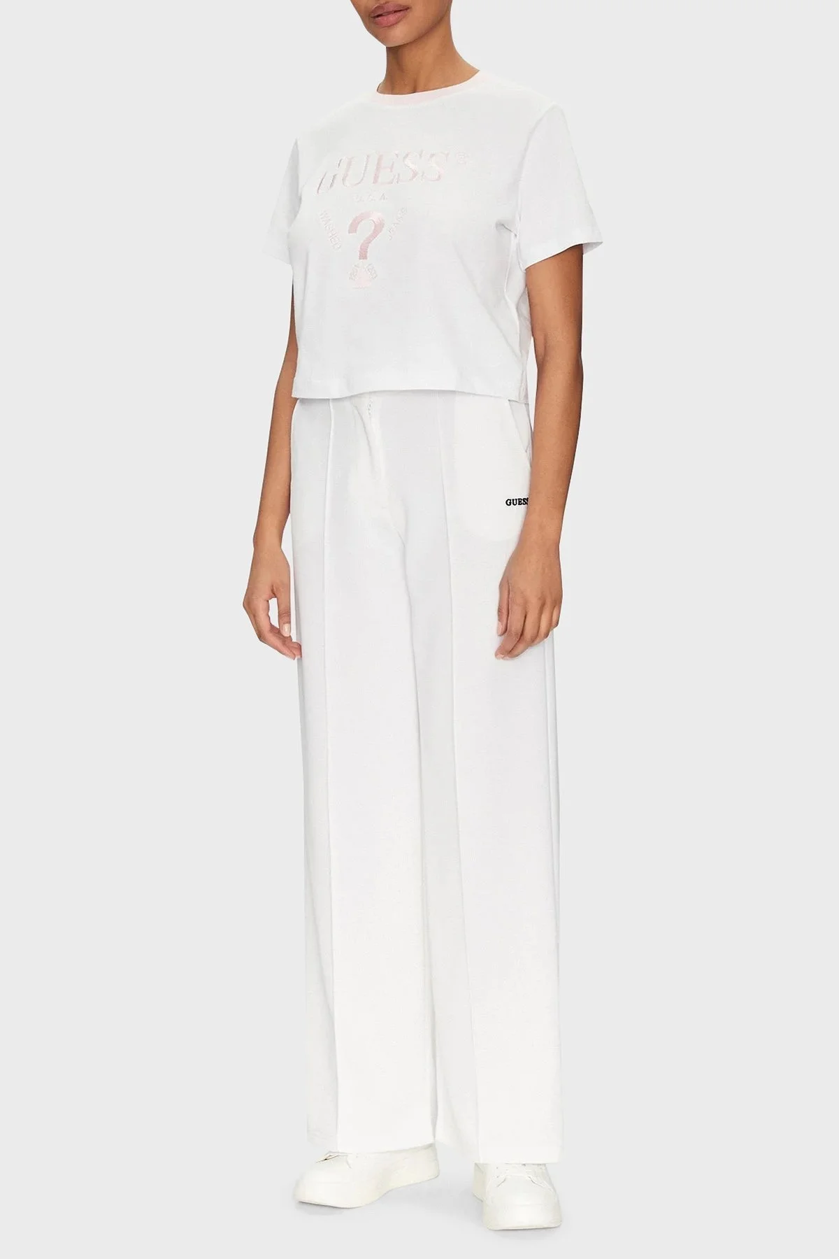 Guess Filanta Logo Nakışlı Pamuklu Boxy Fit Bisiklet Yaka V5GI18I3Z14 Bayan Crop V5GI18 I3Z14 G011 BEYAZ - 7