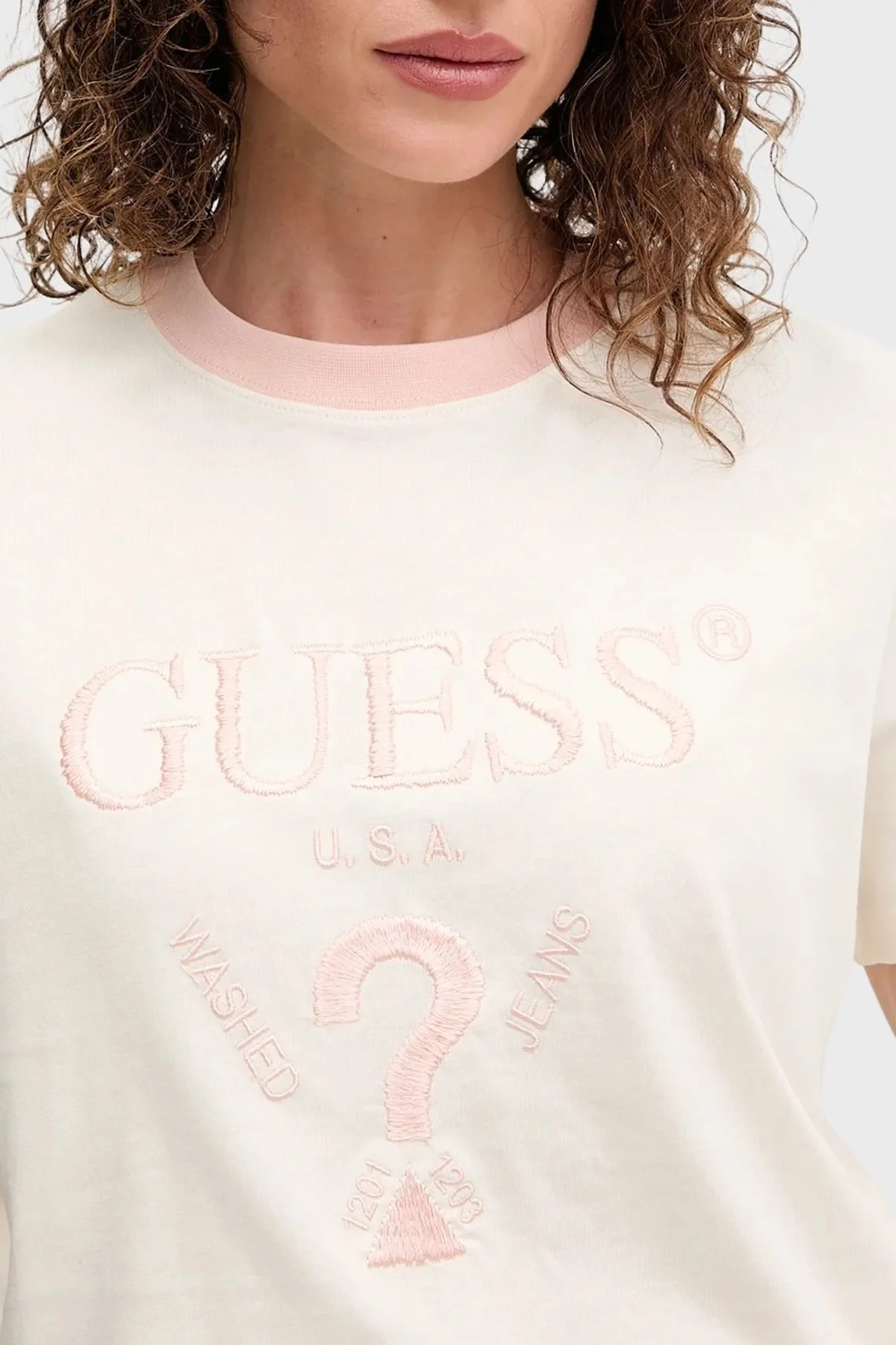 Guess Filanta Logo Nakışlı Pamuklu Boxy Fit Bisiklet Yaka V5GI18I3Z14 Bayan Crop V5GI18 I3Z14 G1O6 BEYAZ - 4