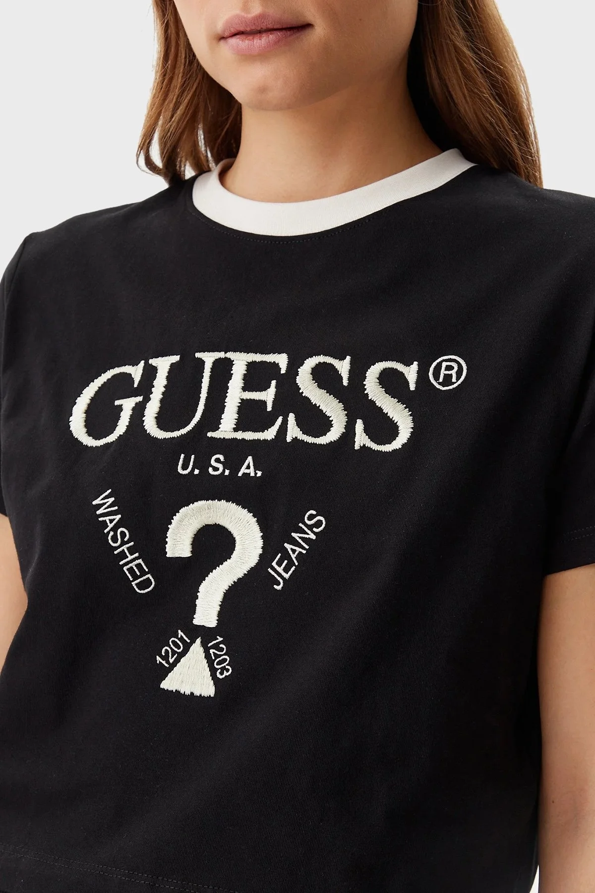 Guess Filanta Logo Nakışlı Pamuklu Boxy Fit Bisiklet Yaka V5GI18I3Z14 Bayan Crop V5GI18 I3Z14 JBLK SİYAH - 9