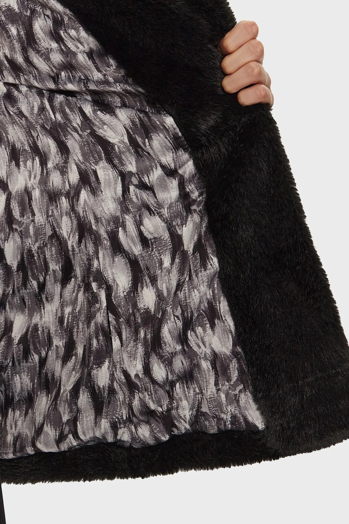 Guess Filomena Yumuşak Tüylü Regular Fit Apaş Yaka W4BL04WGHO0 Bayan Ceket W4BL04 WGHO0 JBLK SİYAH - 16