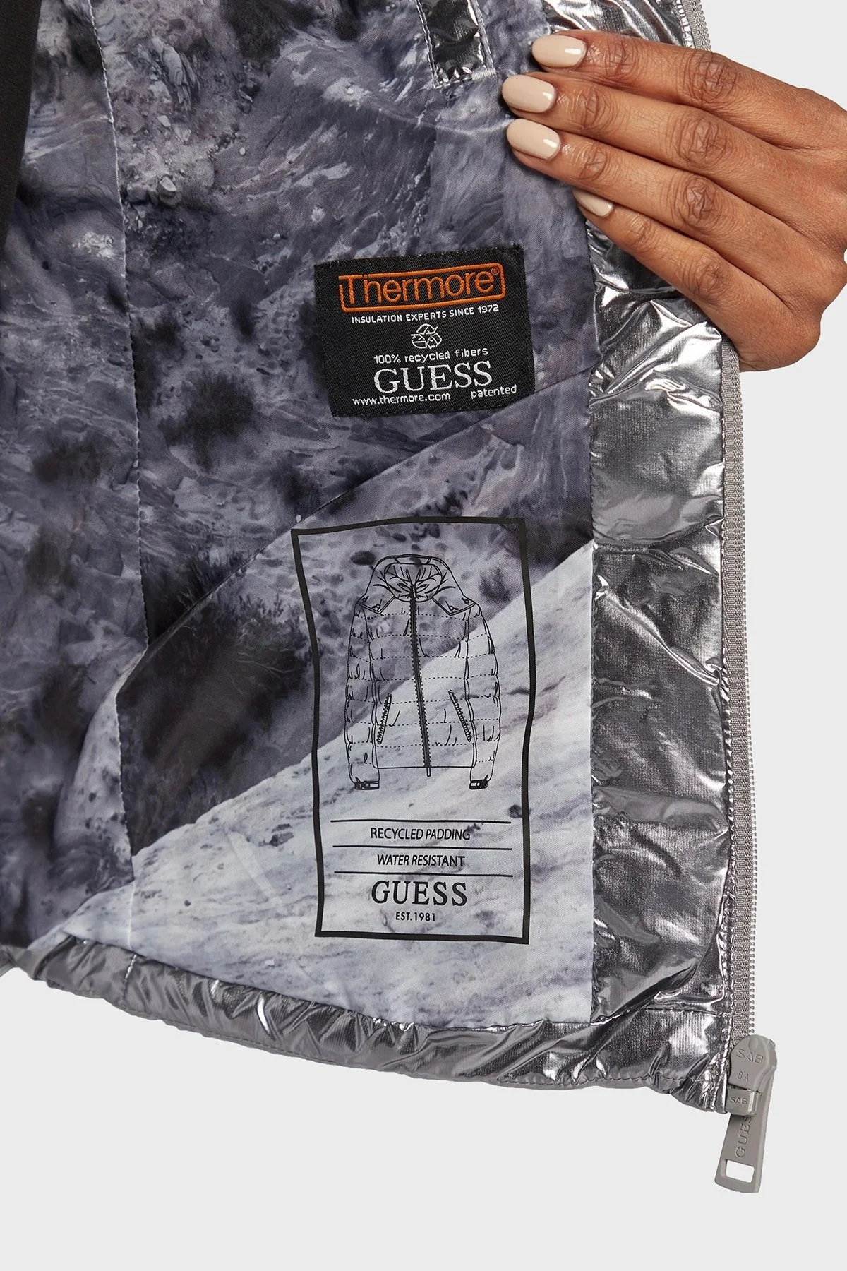 Guess Fiorenza Metal Görünümlü Kapüşonlu Regular Fit Şişme Bayan Mont W2BL26WEWC0 F9OD KOYU GRİ - 7
