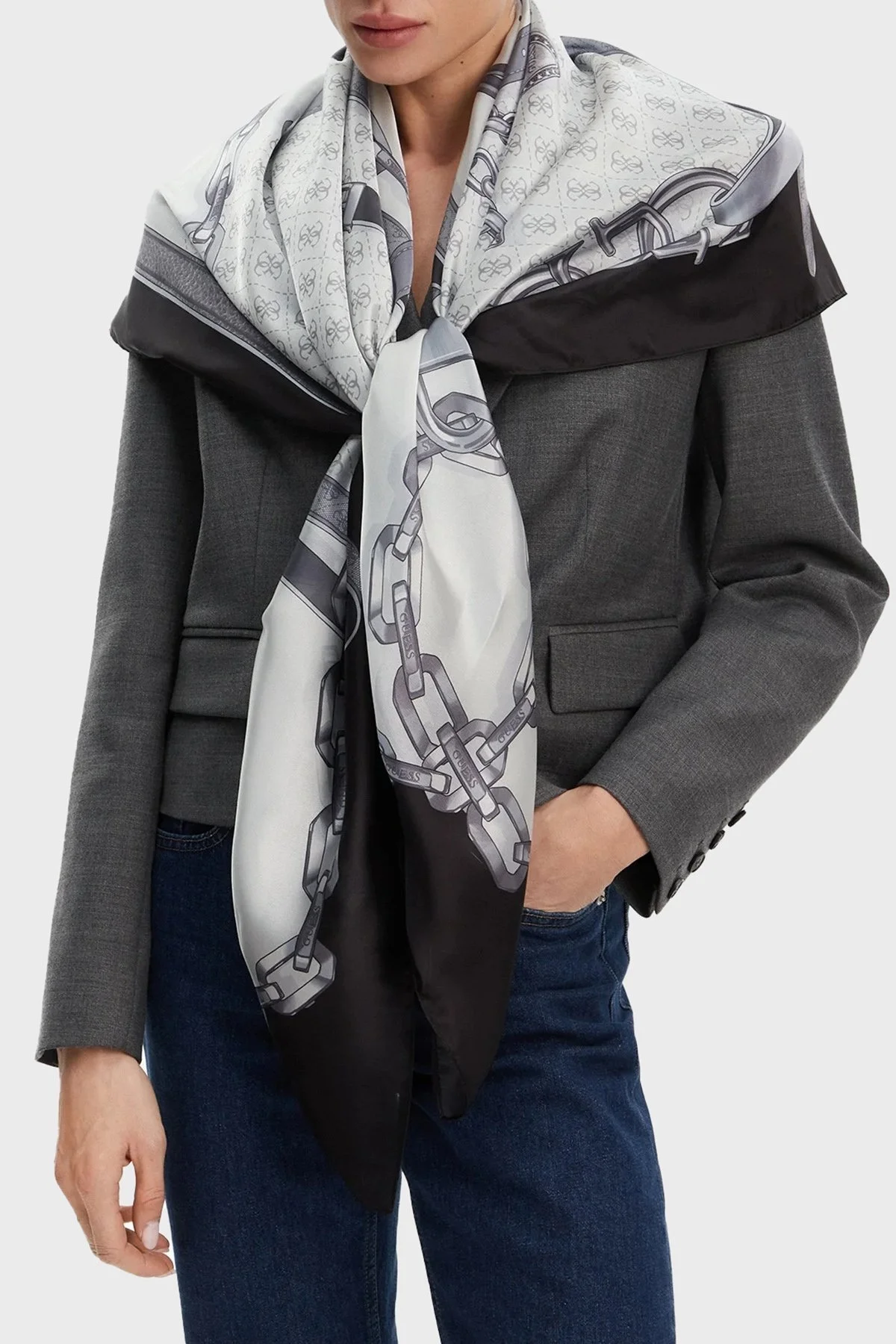 Guess Foulard 4G Logo Baskılı 125 x 125 cm AW5301SIL03 Bayan Şal AW5301 SIL03 BLA SİYAH - 4