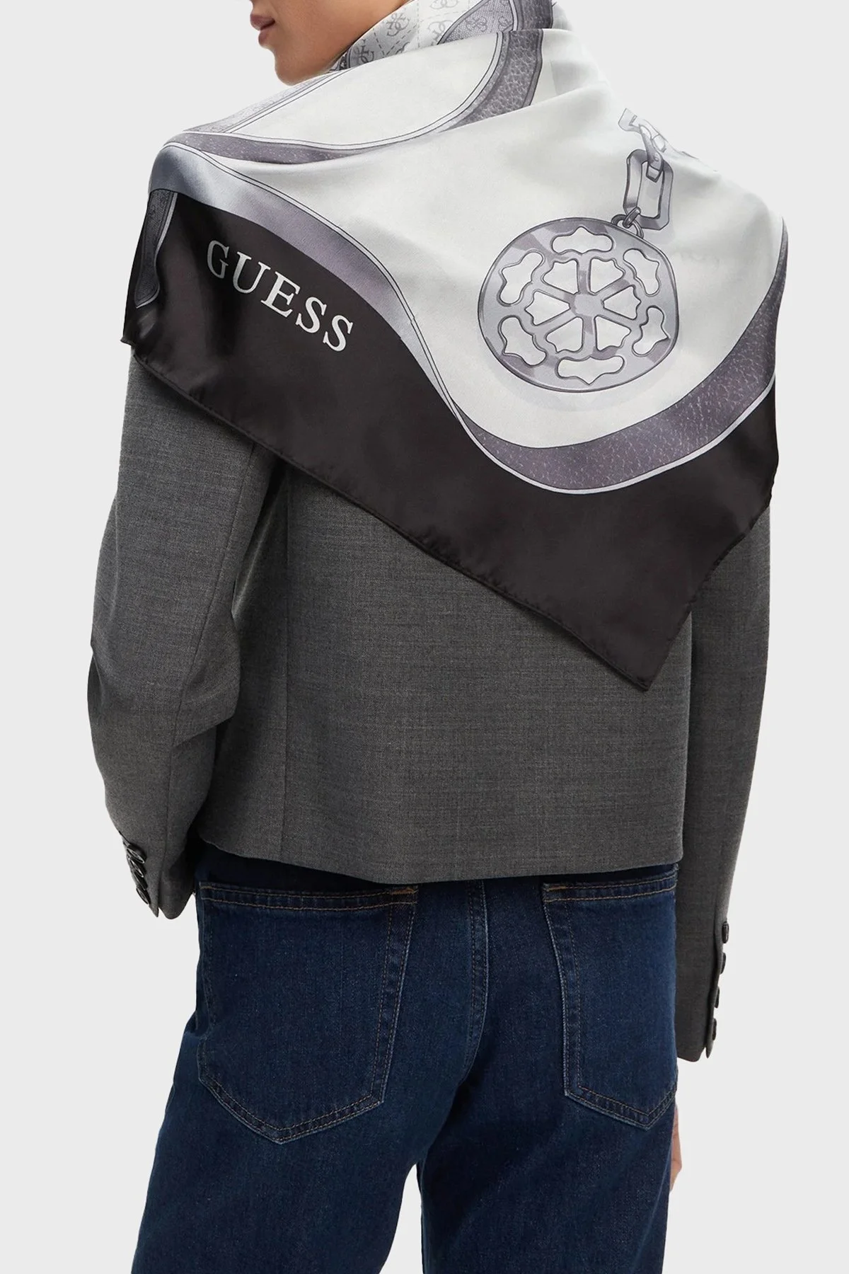 Guess Foulard 4G Logo Baskılı 125 x 125 cm AW5301SIL03 Bayan Şal AW5301 SIL03 BLA SİYAH - 5