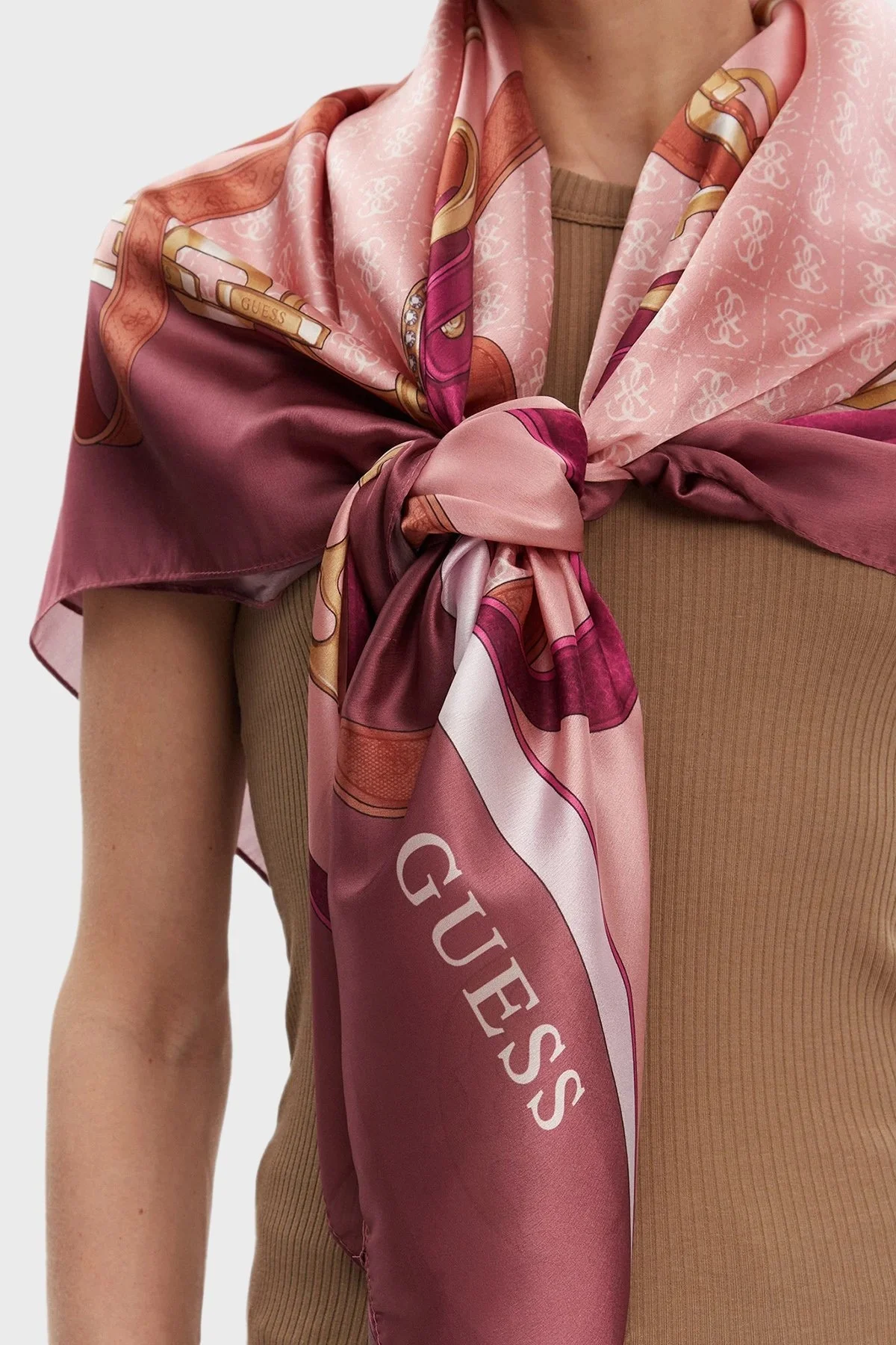 Guess Foulard 4G Logo Baskılı 125 x 125 cm AW5301SIL03 Bayan Şal AW5301 SIL03 BOM PEMBE - 3