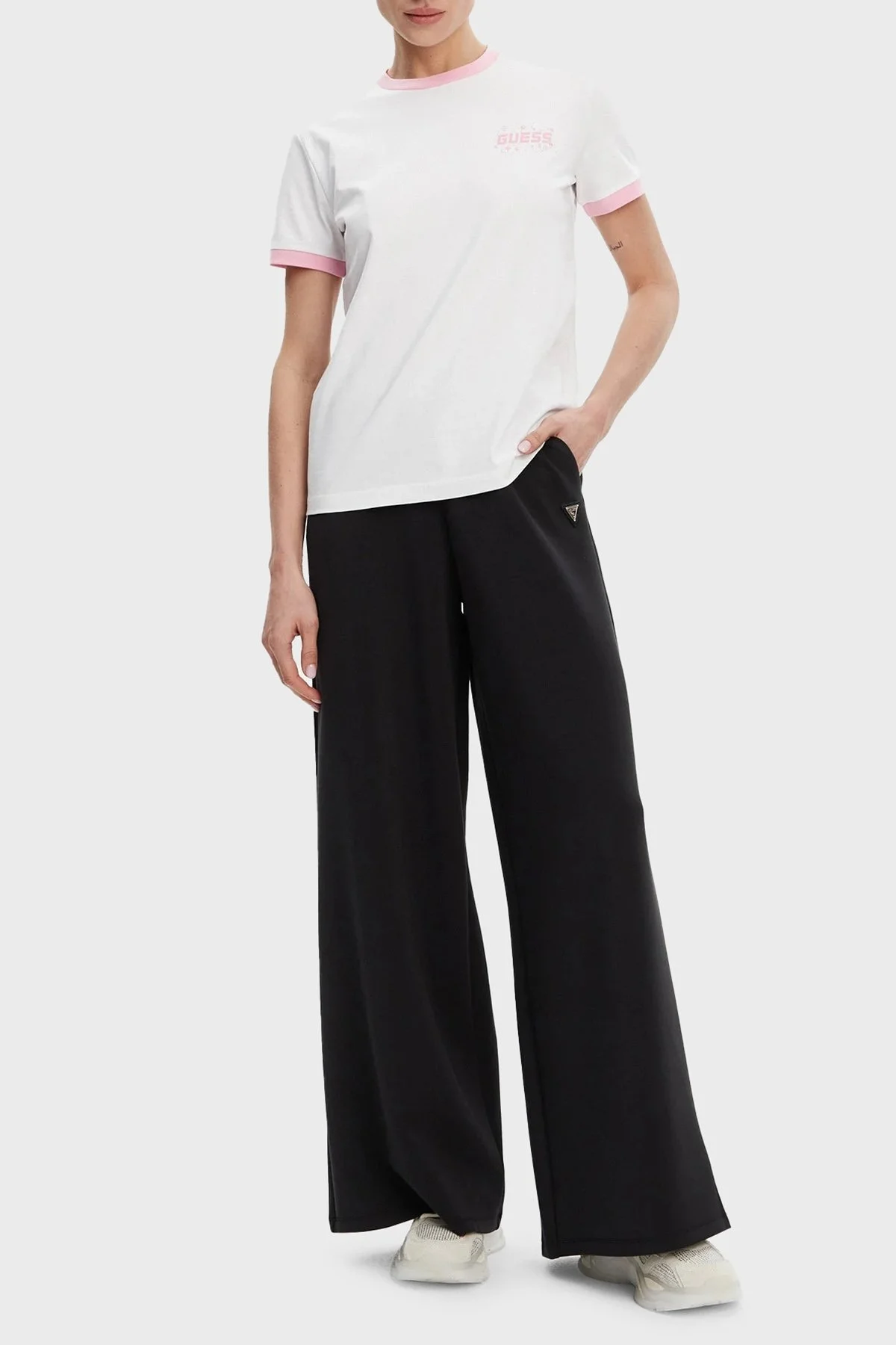 Guess Fresisa % 100 Pamuk Regular Fit Logolu V5GI11I3Z14 Bayan T Shirt V5GI11 I3Z14 G011 BEYAZ - 7