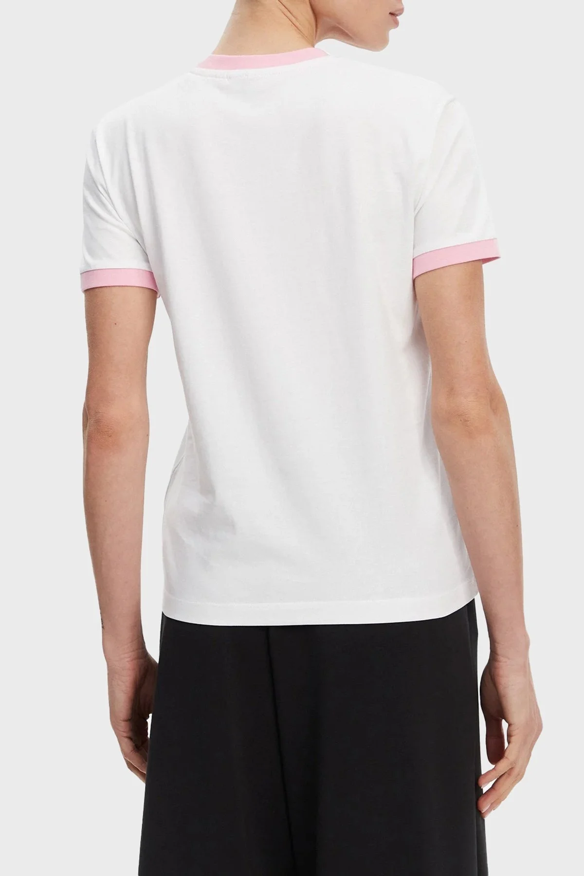 Guess Fresisa % 100 Pamuk Regular Fit Logolu V5GI11I3Z14 Bayan T Shirt V5GI11 I3Z14 G011 BEYAZ - 8