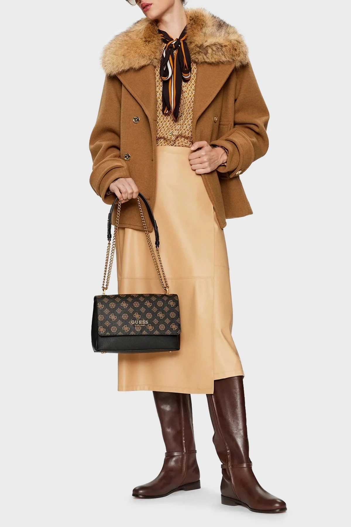 Guess Fynna Zincirli Omuz Askılı Bayan Çanta HWVB8993210 BMG SİYAH - 2