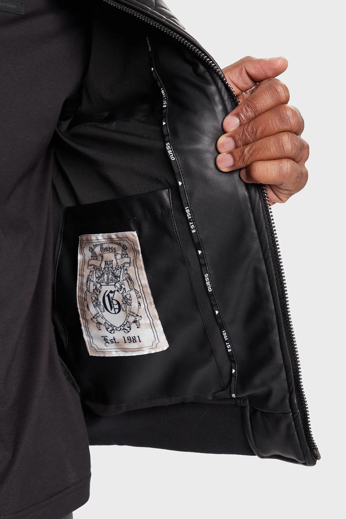 Guess G Chain Kapitoneli Regular Fit Dik Yaka Fermuarlı M5BL2EW1050 Erkek Ceket M5BL2E W1050 JBLK SİYAH - 5