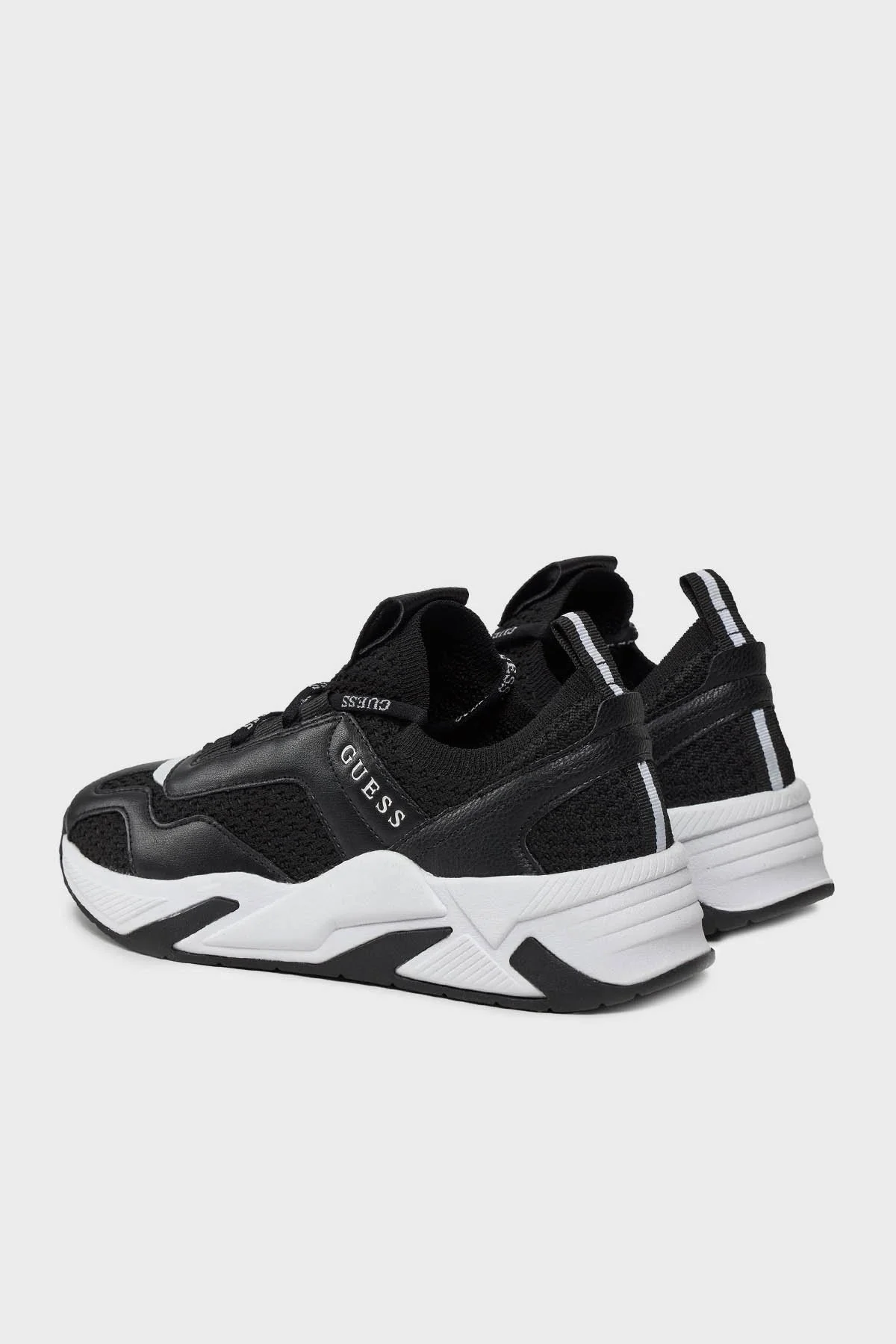 Guess Geniver2 Logolu Kalın Tabanlı Sneaker FLPGE2FAB12BLACK Bayan Ayakkabı FLPGE2 FAB12 BLACK SİYAH-BEYAZ - 3