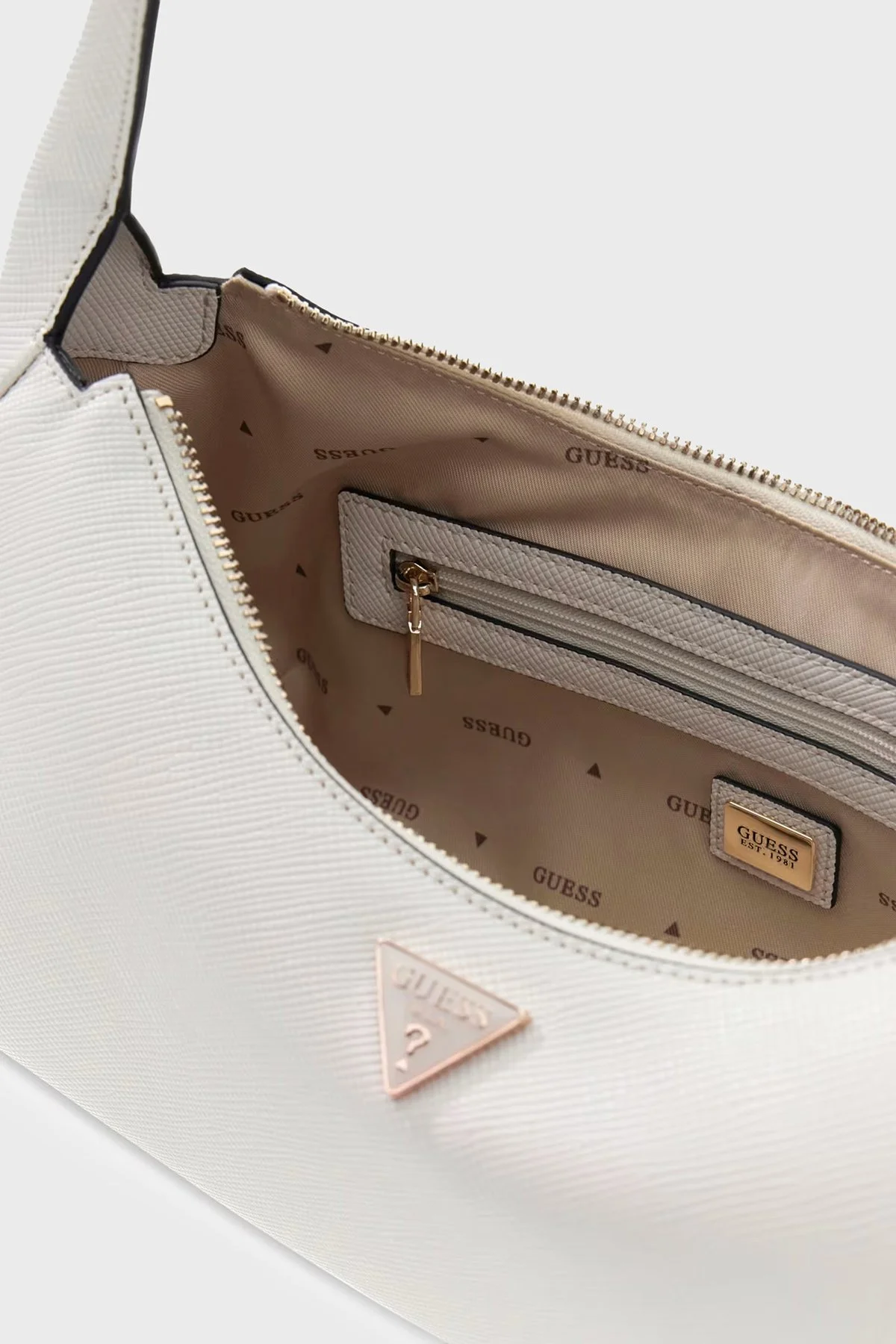 Guess Gilda Charmlı Omuz Askılı HWZG9747010 Kadın Çanta HWZG97 47010 OFF Ekru - 3