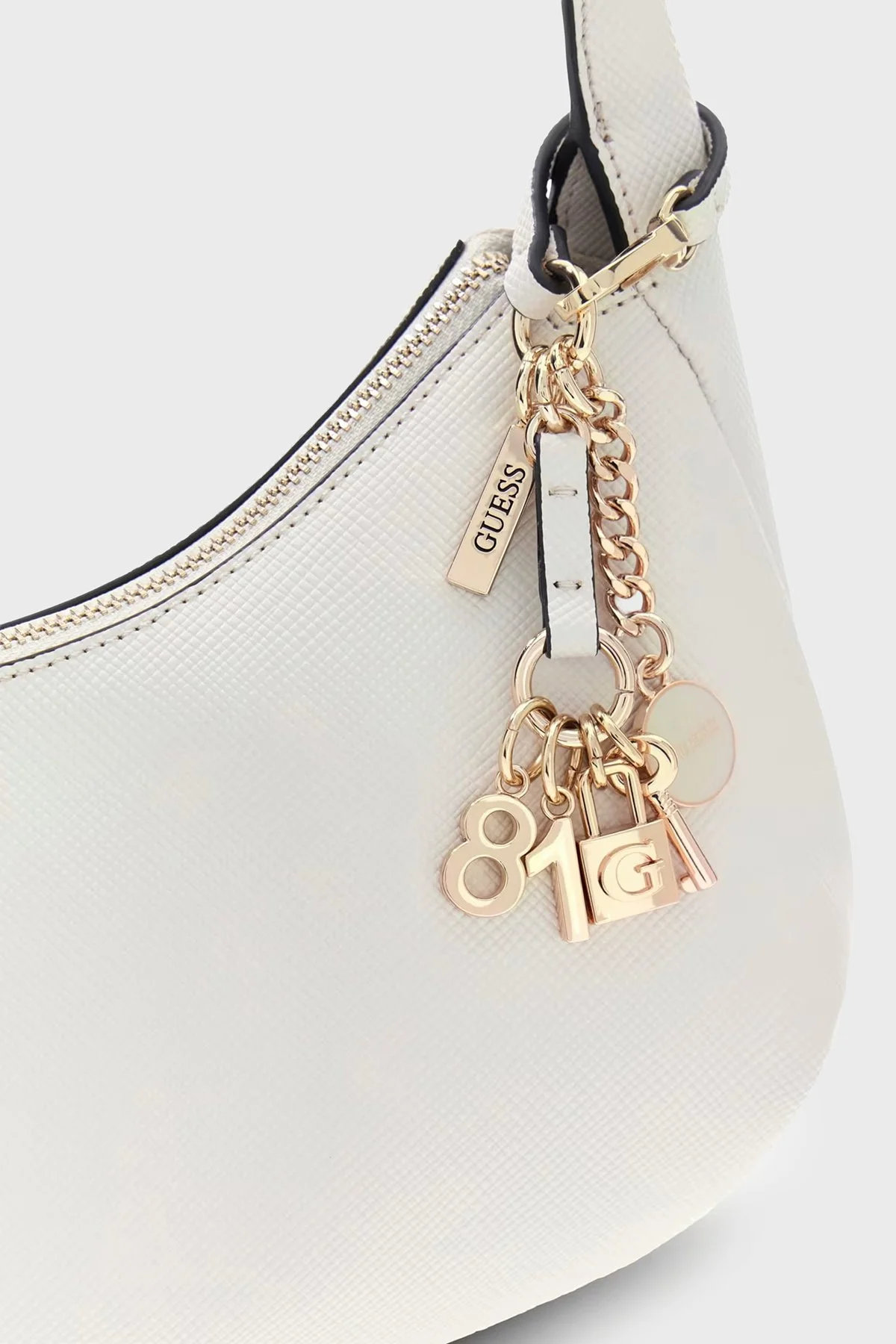 Guess Gilda Charmlı Omuz Askılı HWZG9747010 Kadın Çanta HWZG97 47010 OFF Ekru - 4