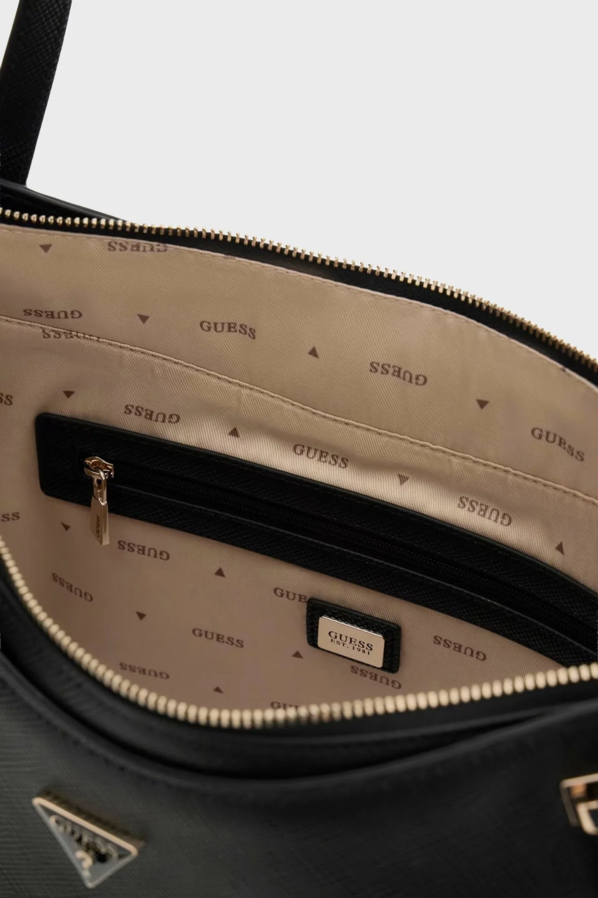 Guess Gilda Omuz Askılı HWZG9747230 Kadın Çanta HWZG97 47230 BLA Siyah - 4