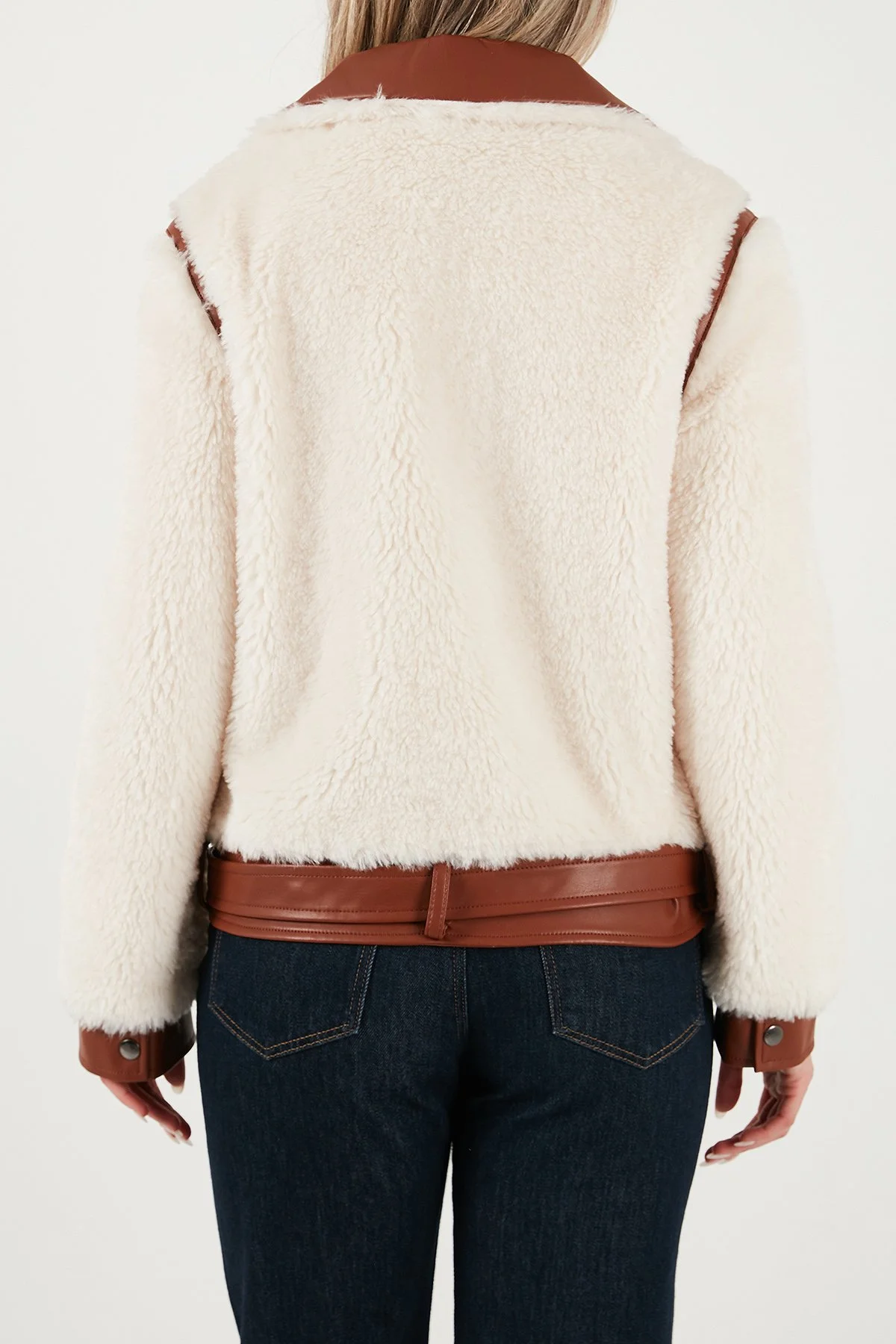 Guess Giordana Regular Fit Ceket Yaka Kemer Detaylı Suni Kürk W5BL71W3840F0D9 Bayan Mont W5BL71 W3840 F0D9 EKRU - 2