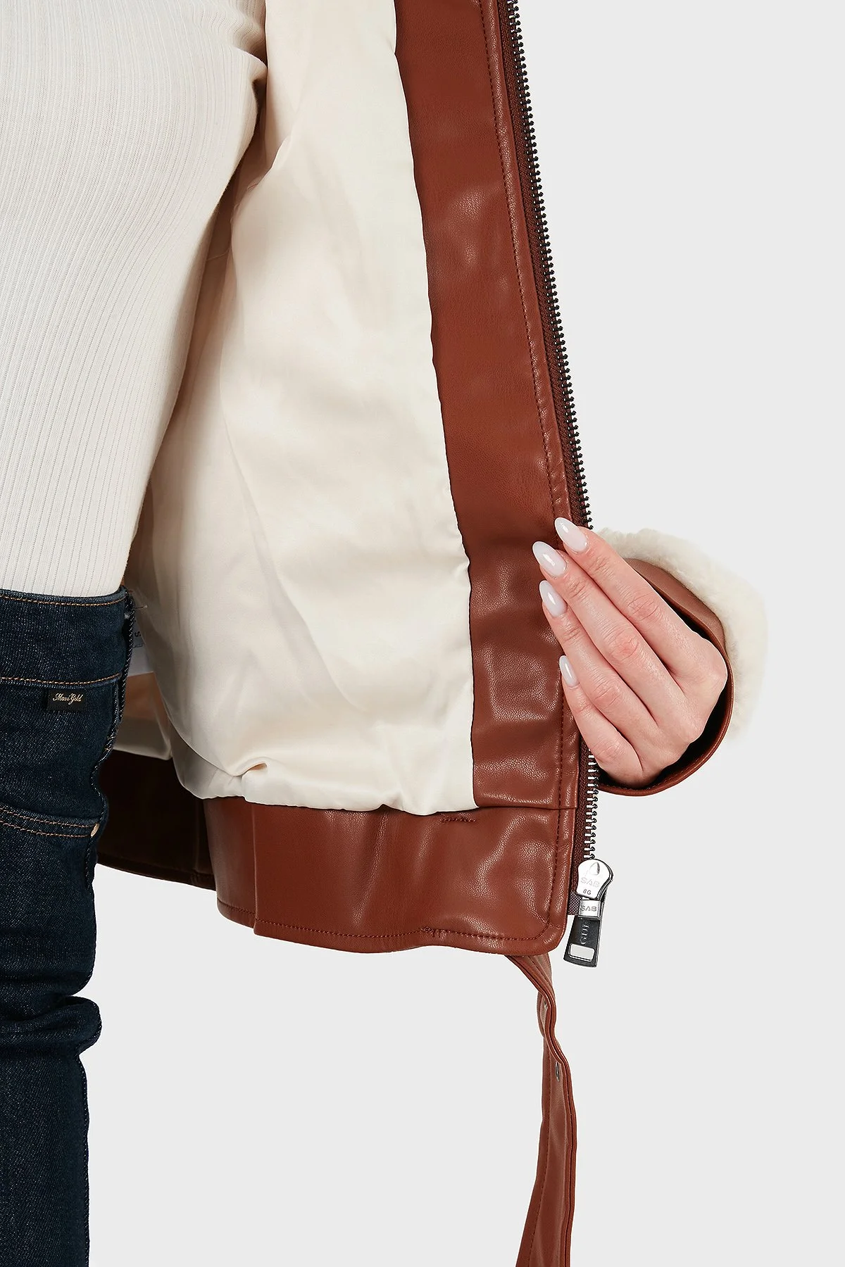 Guess Giordana Regular Fit Ceket Yaka Kemer Detaylı Suni Kürk W5BL71W3840F0D9 Bayan Mont W5BL71 W3840 F0D9 EKRU - 5