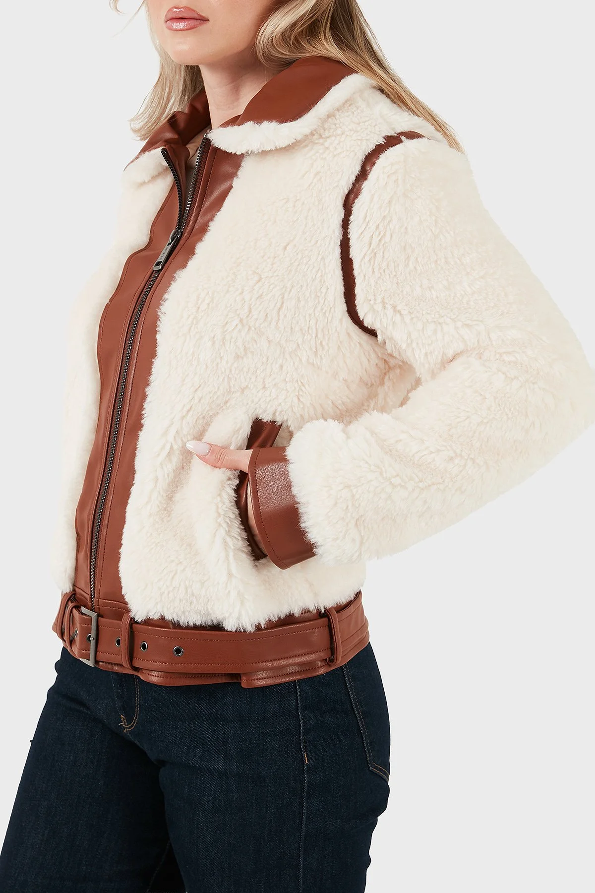 Guess Giordana Regular Fit Ceket Yaka Kemer Detaylı Suni Kürk W5BL71W3840F0D9 Bayan Mont W5BL71 W3840 F0D9 EKRU - 6