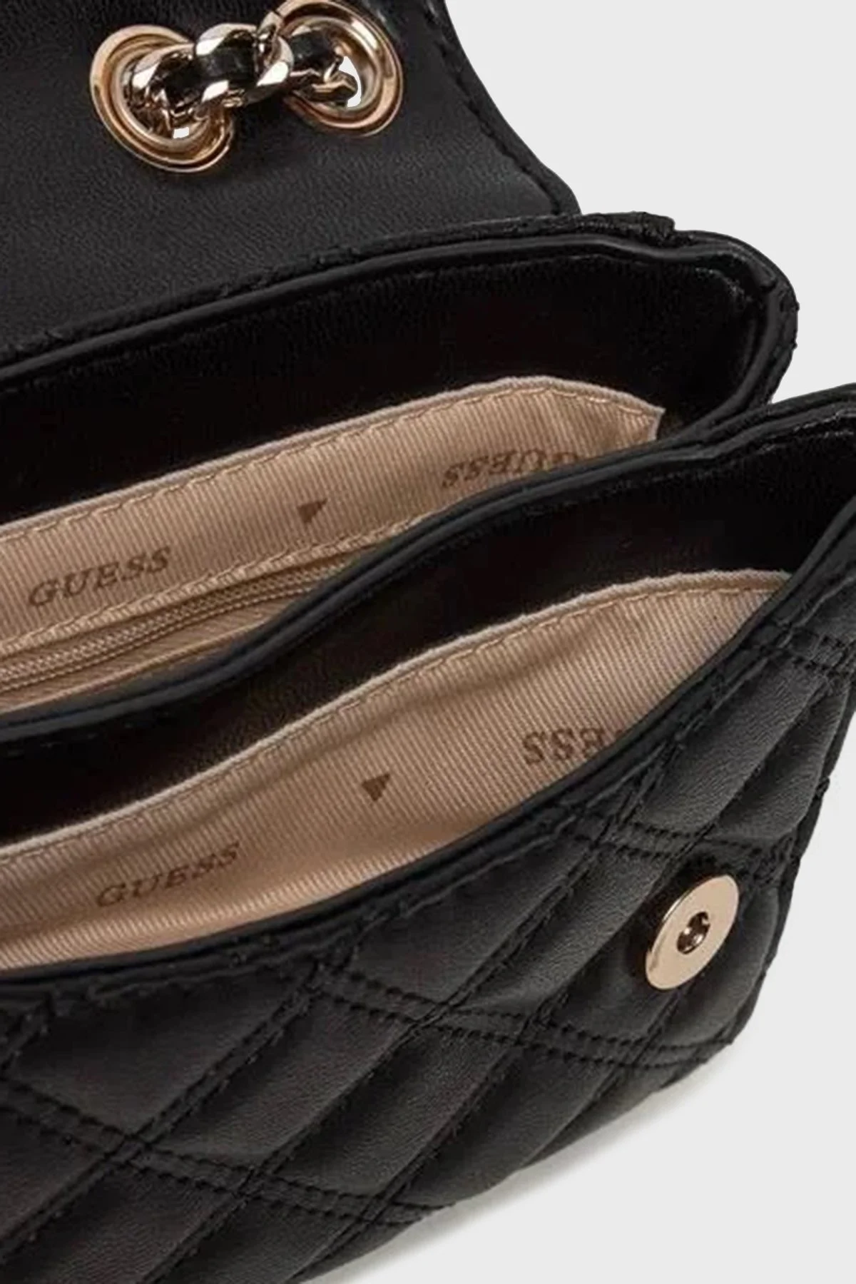 Guess Giully Kapitoneli Zincir Askılı Mini HWQG8748740 Bayan Çanta HWQG87 48740 BLA SİYAH - 11