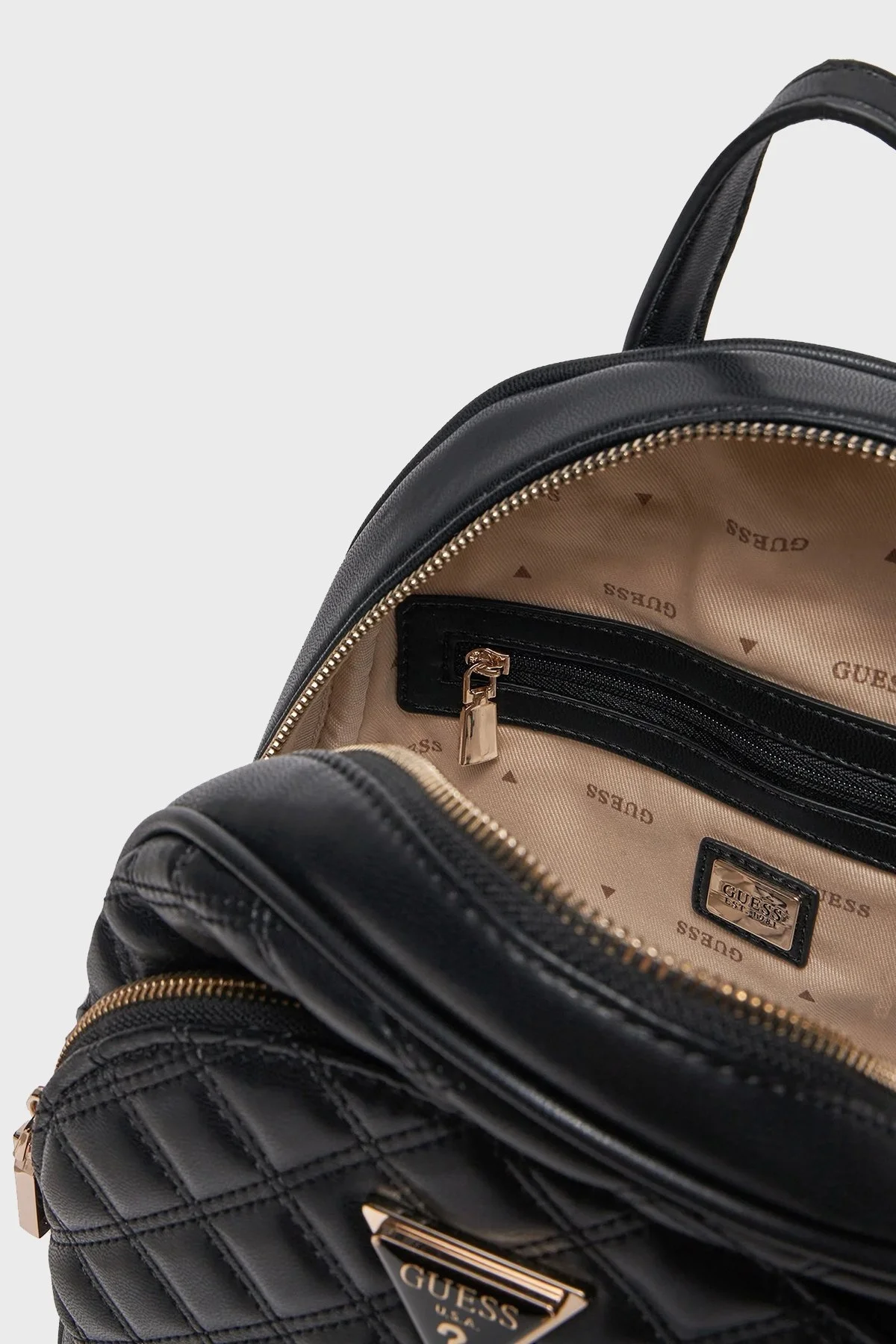 Guess Giully Logolu Kapitoneli Ayarlanabilir Çift Askılı HWQG8748320 Bayan Sırt Çantası HWQG8748320 BLA SİYAH - 4