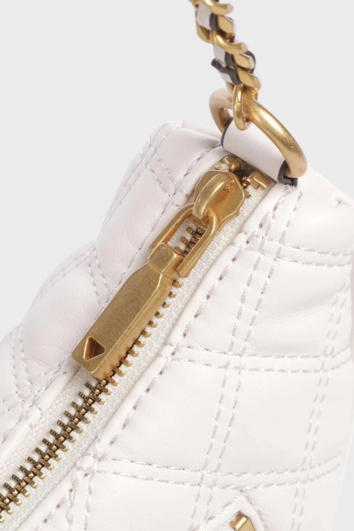 Guess Giully Logolu Zincir Askılı HWQA8748120 Bayan Çanta HWQA8748120 IVO EKRU - 3