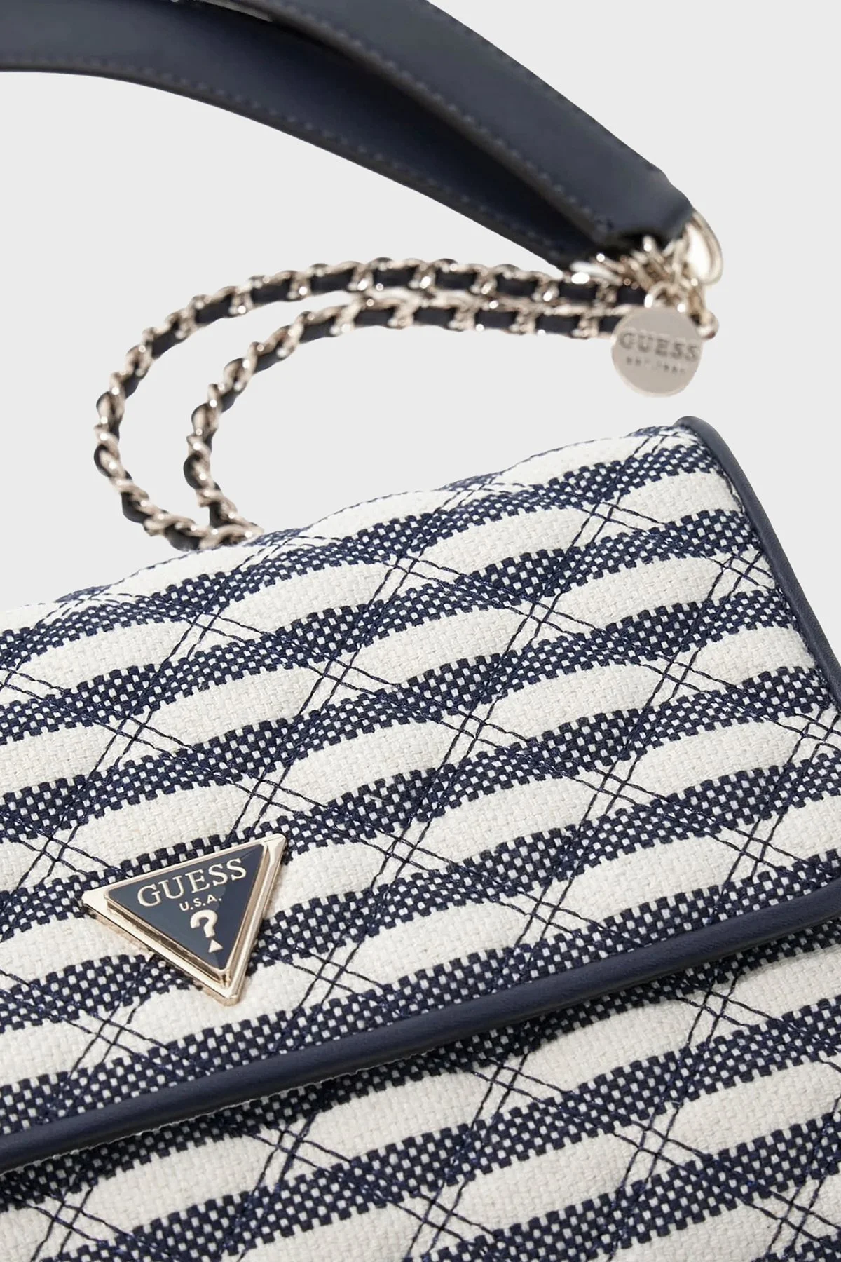 Guess Giully Logolu Zincir Askılı sı HWAG9673200 Bayan Çanta HWAG96 73200 NML LACİVERT BEYAZ - 3