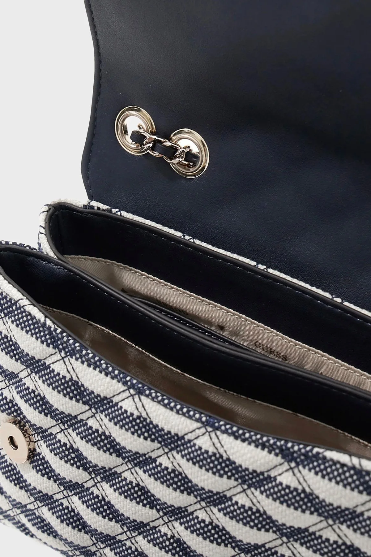 Guess Giully Logolu Zincir Askılı sı HWAG9673200 Bayan Çanta HWAG96 73200 NML LACİVERT BEYAZ - 4