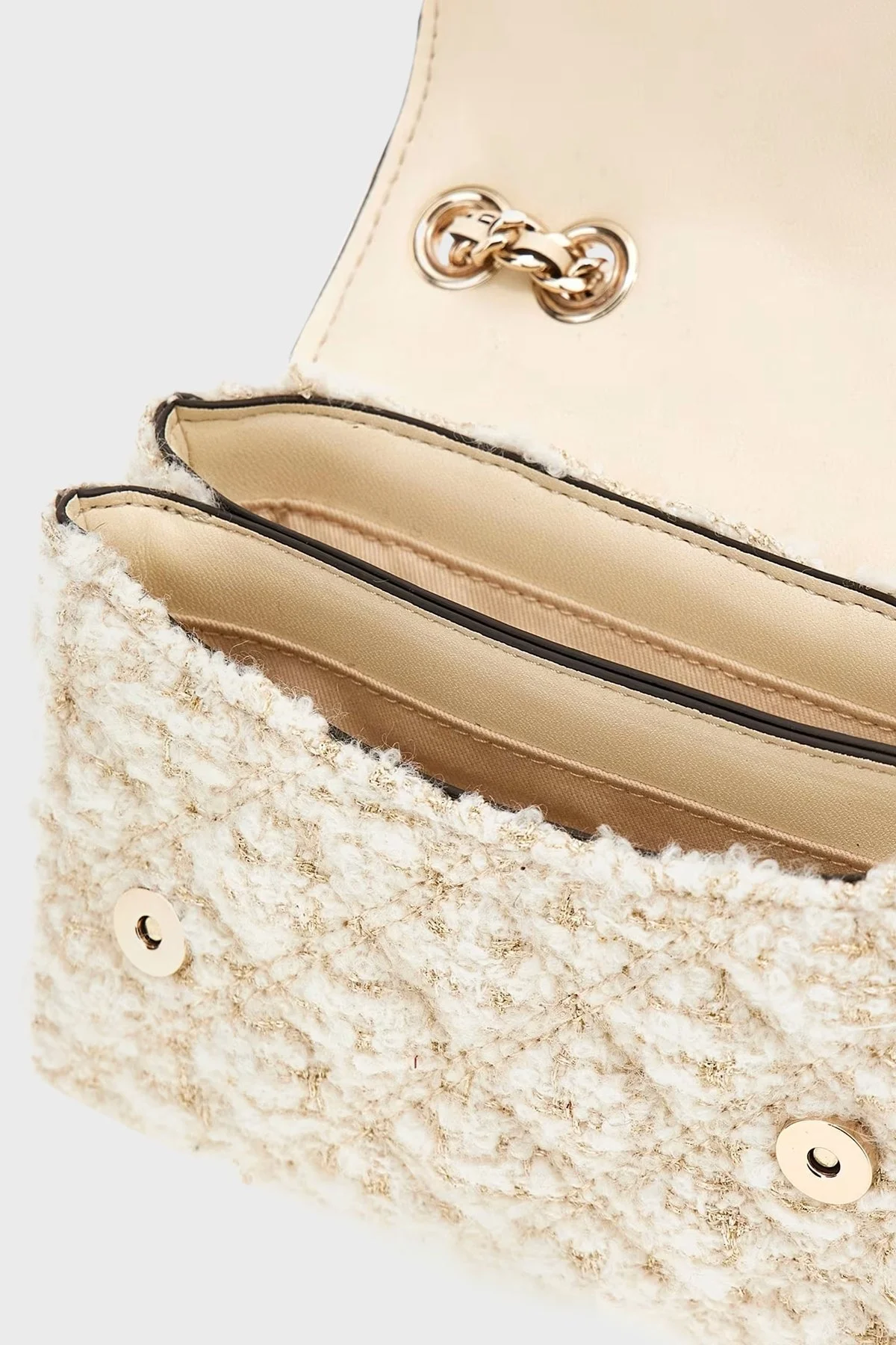 Guess Giully Yün Karışımlı Ayarlanabilir Zincir Askılı Mini HWAT8748740 Bayan Çanta HWAT87 48740 IVO EKRU - 3