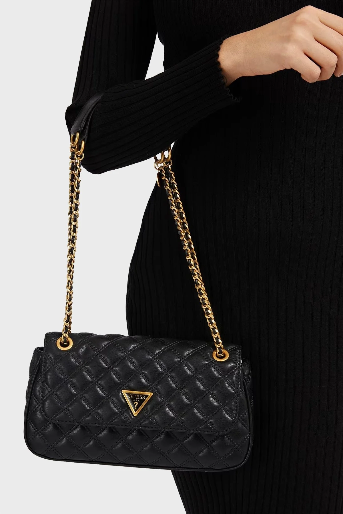 Guess Giully Zincir Askılı Kapitone Bayan Çanta HWQA8748210 BLA SİYAH - 3