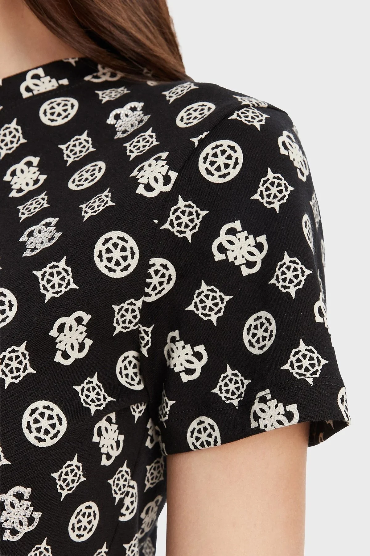 Guess Gloria 4G Logo Baskılı Pamuklu Regular Fit Bisiklet Yaka V5YI04I3Z14 Bayan T Shirt V5YI04 I3Z14 PJ1Q SİYAH - 5