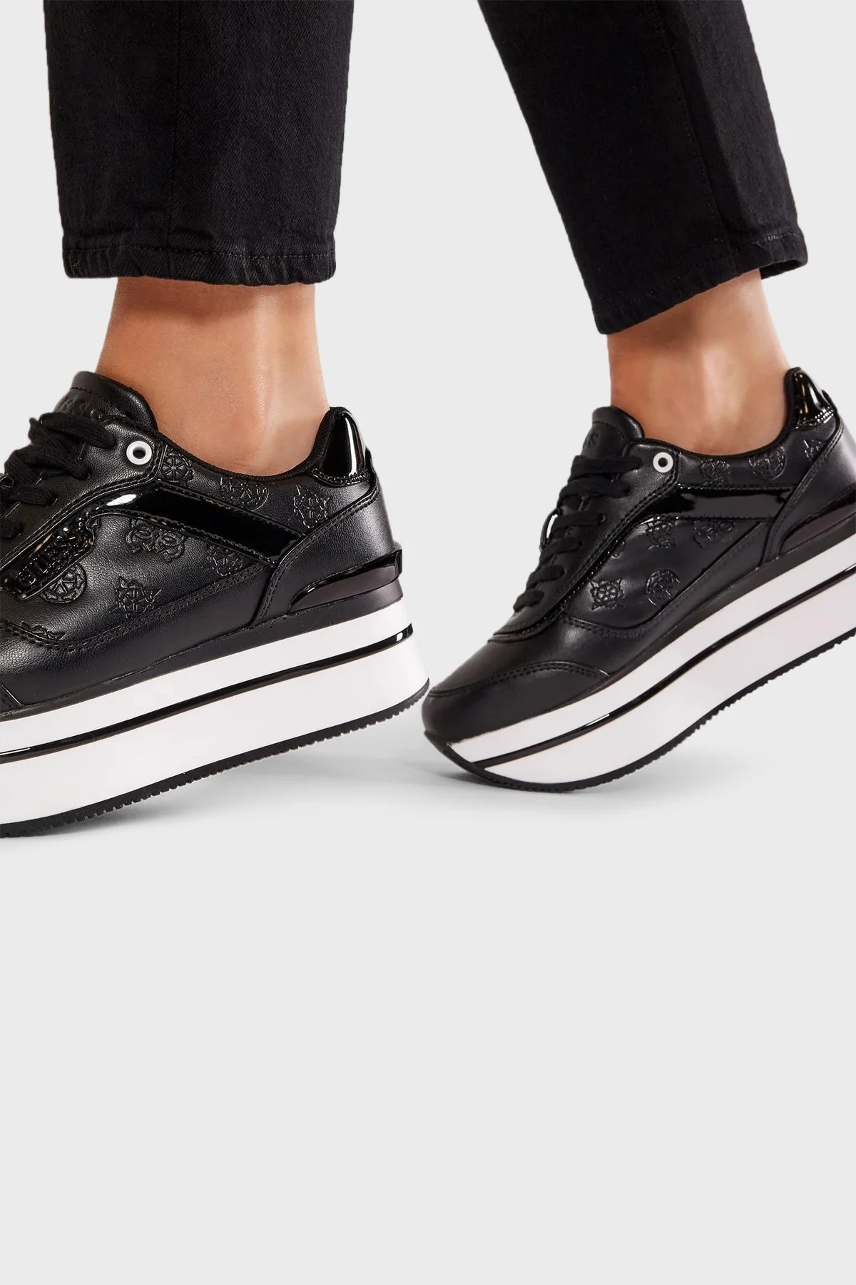 Guess Hansin Kabartmalı Logolu Kalın Tabanlı Sneaker FL5HNSPEL12 Bayan Ayakkabı FL5HNS PEL12 BLKBL SİYAH - 2