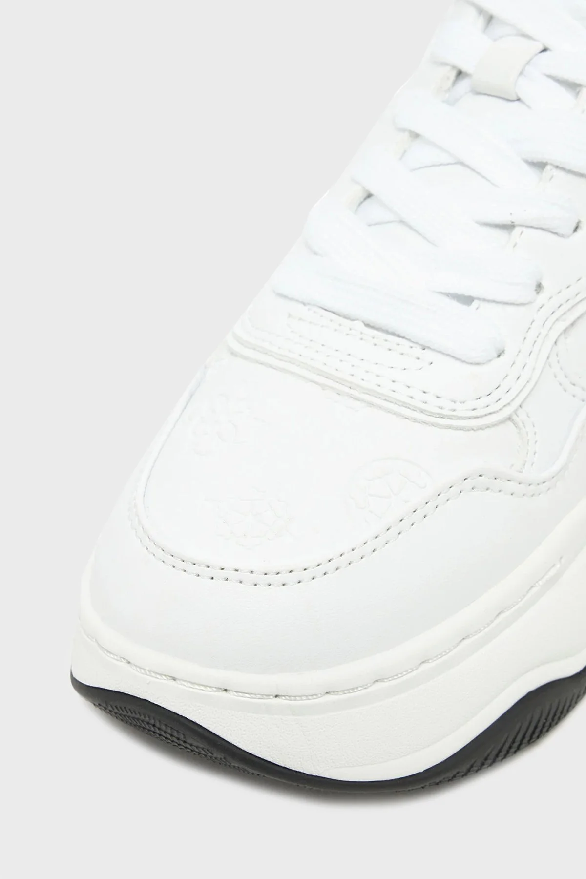 Guess Hapyy 4G Logolu Kalın Tabanlı Sneaker FLPHAPFAL12 Bayan Ayakkabı FLPHAP FAL12 WHITE BEYAZ - 12