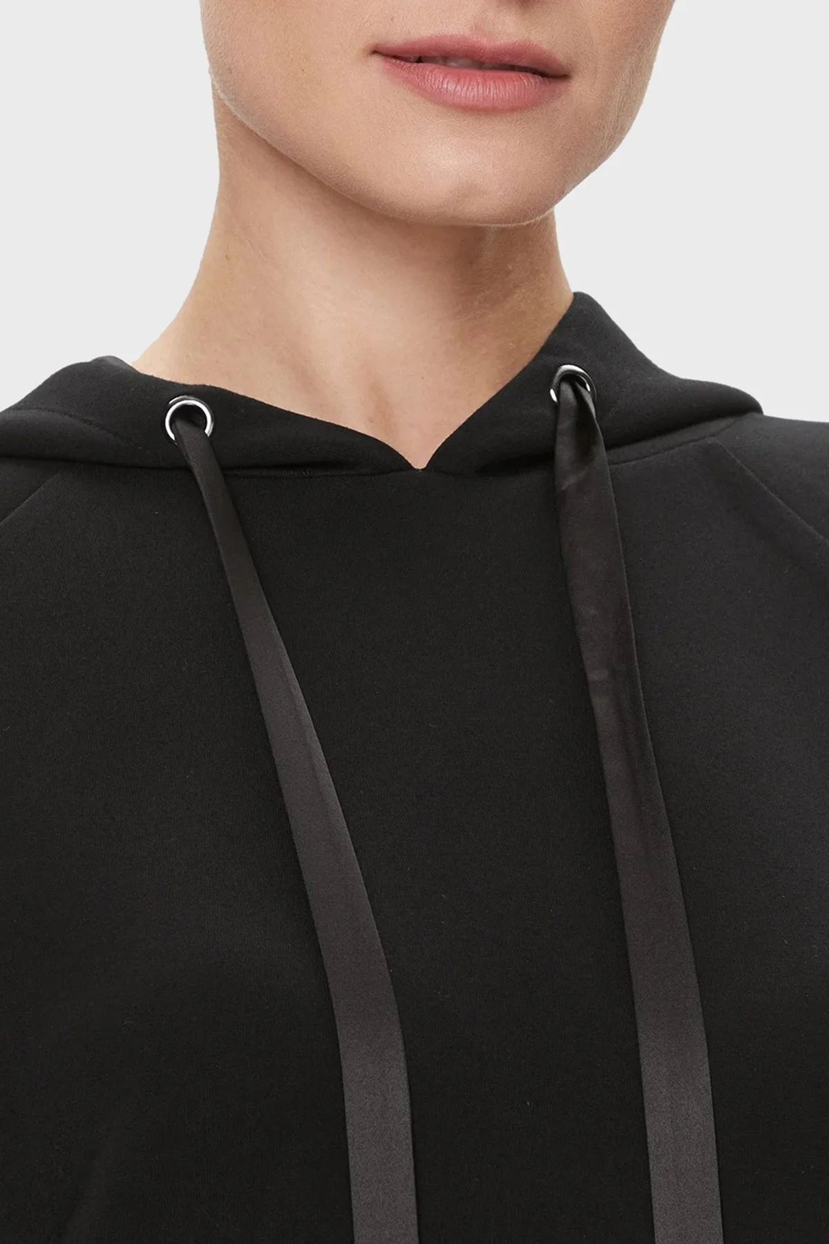 Guess Hooded Loose Fit Kapüşonlu W4RQ04 KBYE2 Bayan Sweat W4RQ04KBYE2 JBLK SİYAH - 4