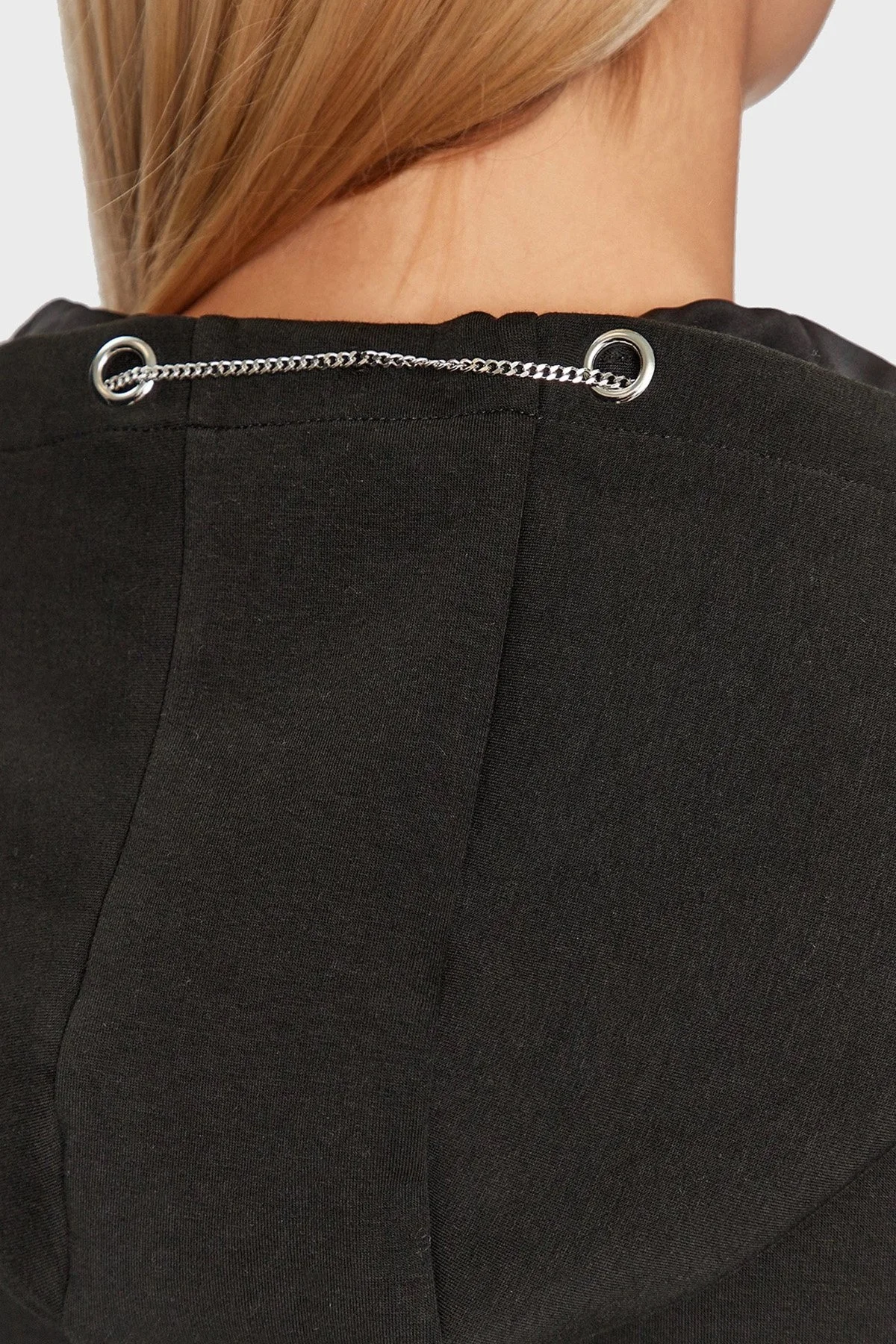 Guess Hoody Regular Fit Fermuarlı Zincirli Kapüşonlu Cepli Bayan Sweat W3YQ15KB932 JBLK SİYAH - 5