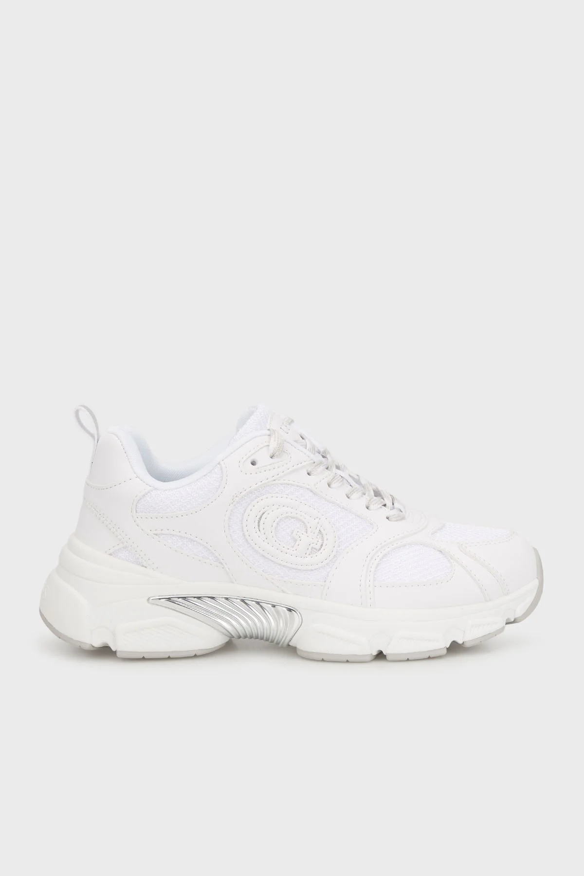 Guess Ibitha Logolu Metalik Detaylı Kalın Taban Sneaker FLTIBIELE12 Kadın Ayakkabı FLTIBI ELE12 WHITE BEYAZ - 1