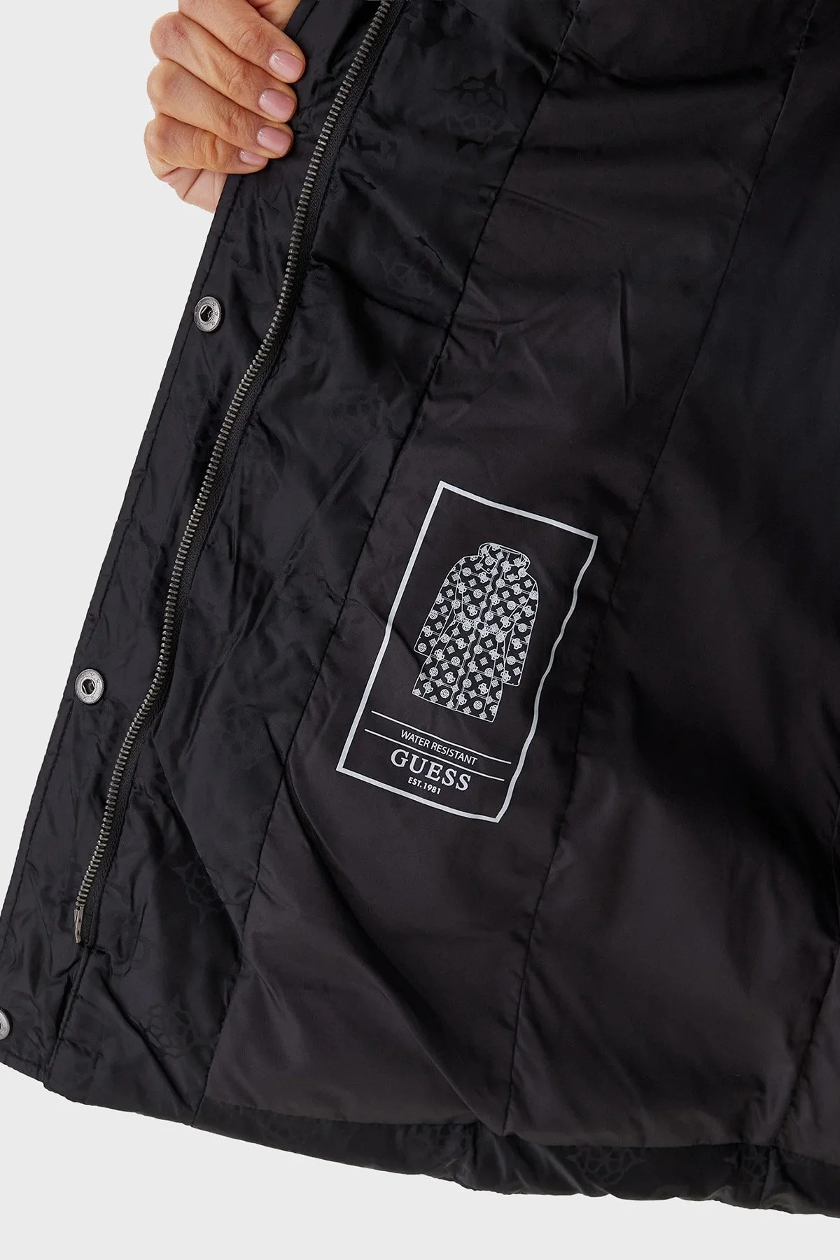 Guess Imma Kapitoneli Regular Fit Çıkarılabilir Kapüşonlu Su İtici W5BL44W2912 Bayan Mont W5BL44 W2912 JBLK SİYAH - 7