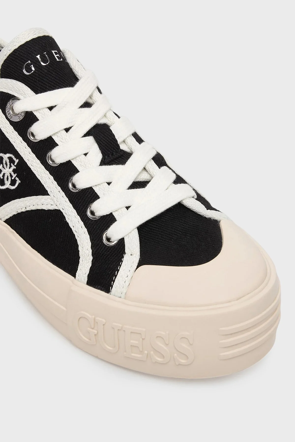 Guess Issah Logolu Bağcıklı Sneaker FLPISSFAL12 Bayan Ayakkabı FLPISS FAL12 BLACK SİYAH - 4