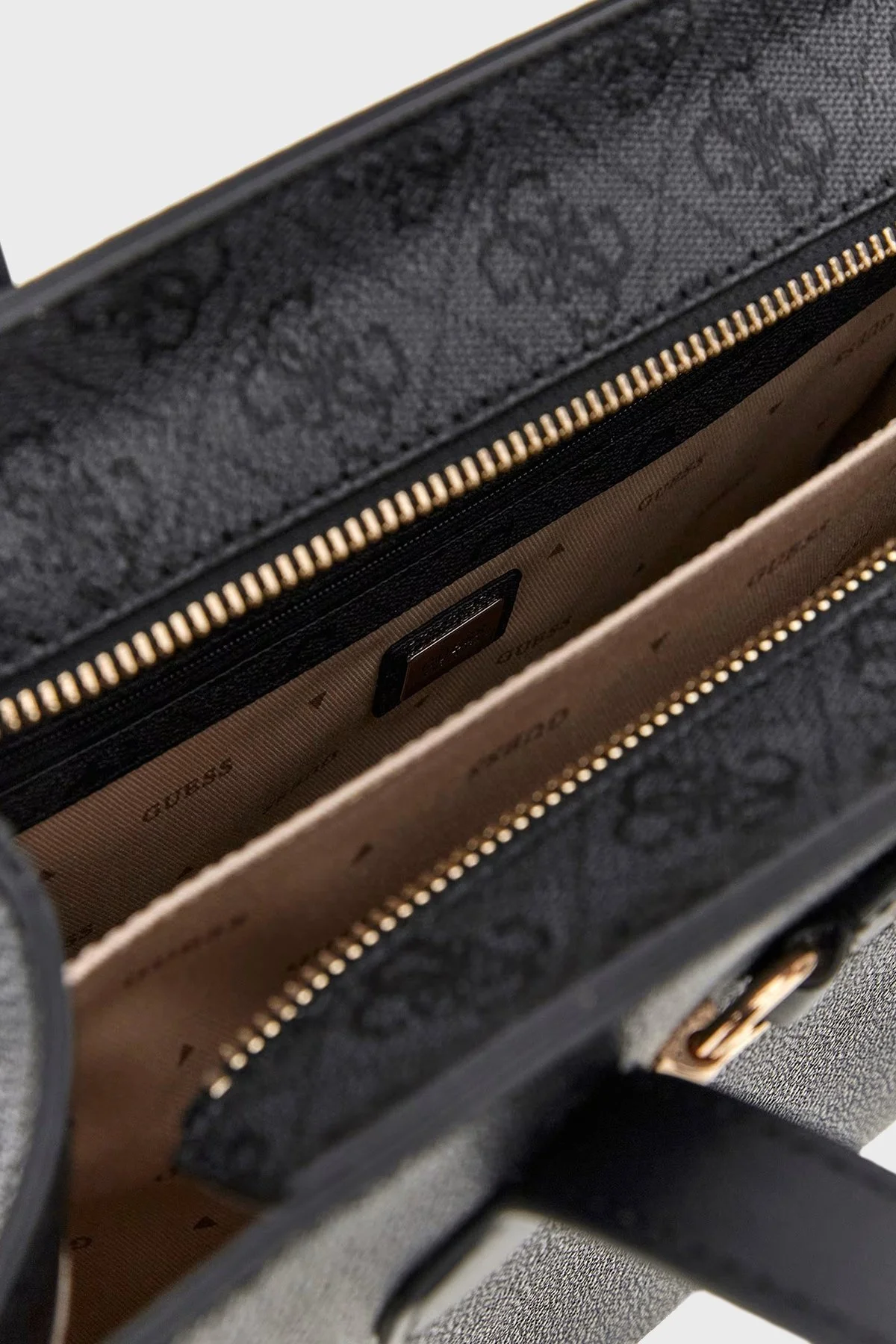 Guess Izzy 4G Logolu Çıkarılabilir Askılı HWSG8654220 Bayan Çanta HWSG86 54220 CLO ANTRASİT - 7