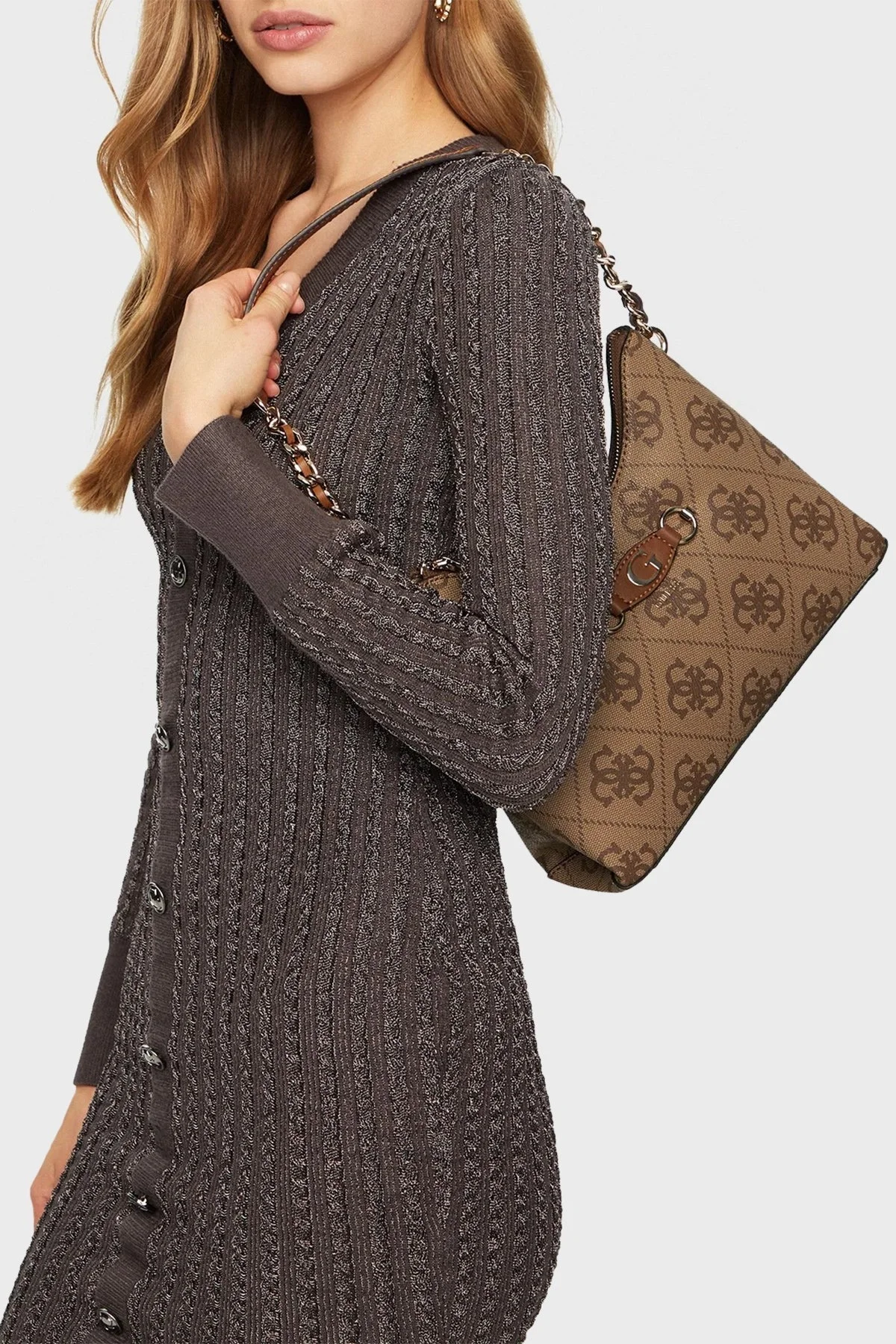 Guess Izzy Logolu Zincir Askılı HWOS8654010 Bayan Çanta HWOS86 54010 LTL KAHVE - 8