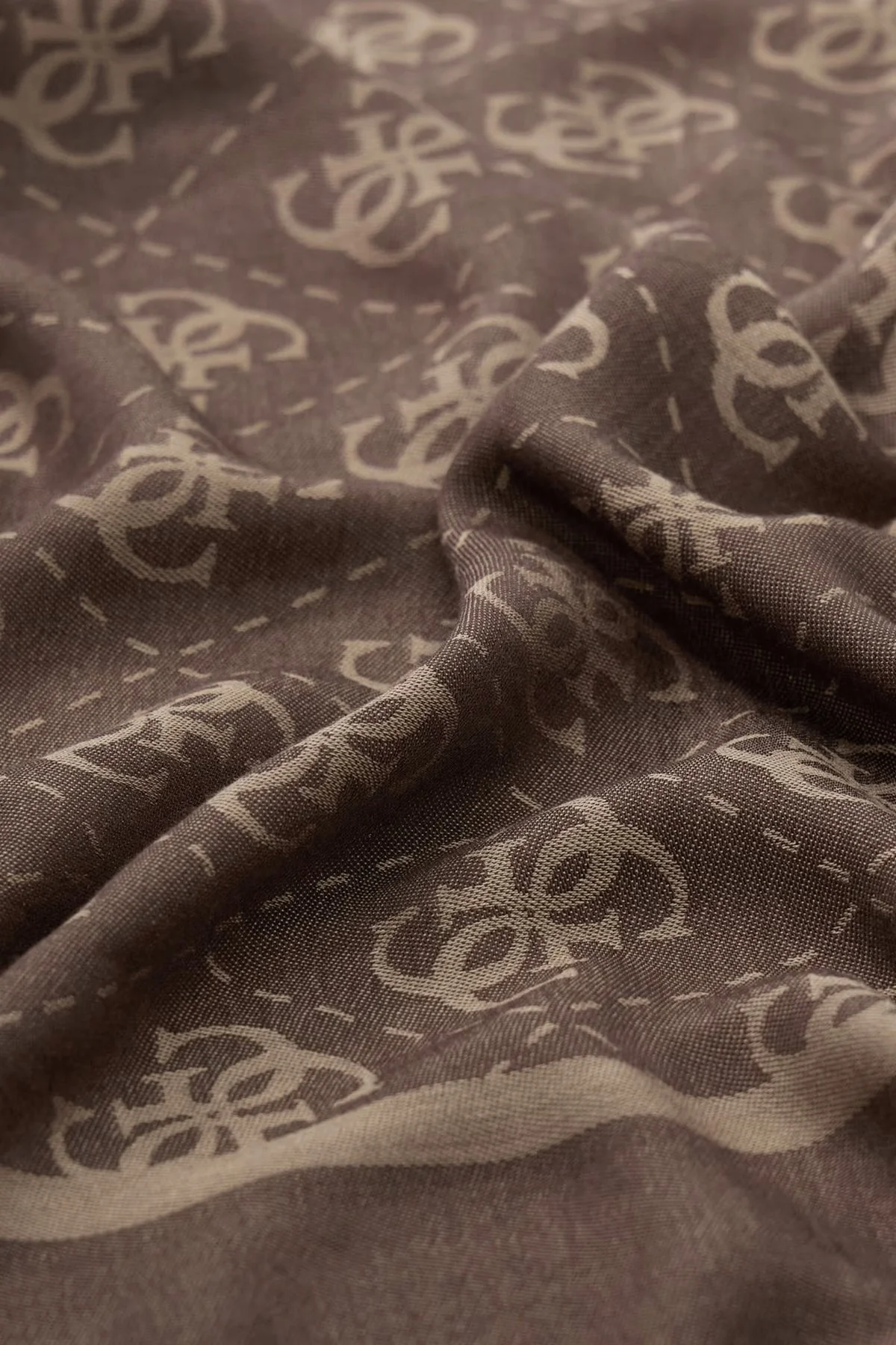 Guess Jacquard Logolu 70 x 180 cm AW5529VIS03 Kadın Şal AW5529 VIS03 BRO Kahve - 3
