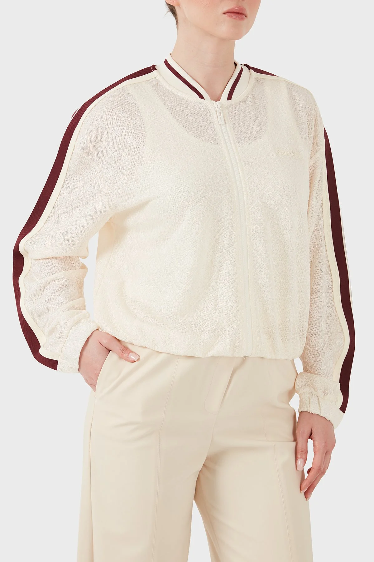 Guess Jakarlı Logolu Kolej Yaka Fermuarlı V6GL01K2960 Kadın Sweat V6GL01 K2960 FW07 KREM - 1