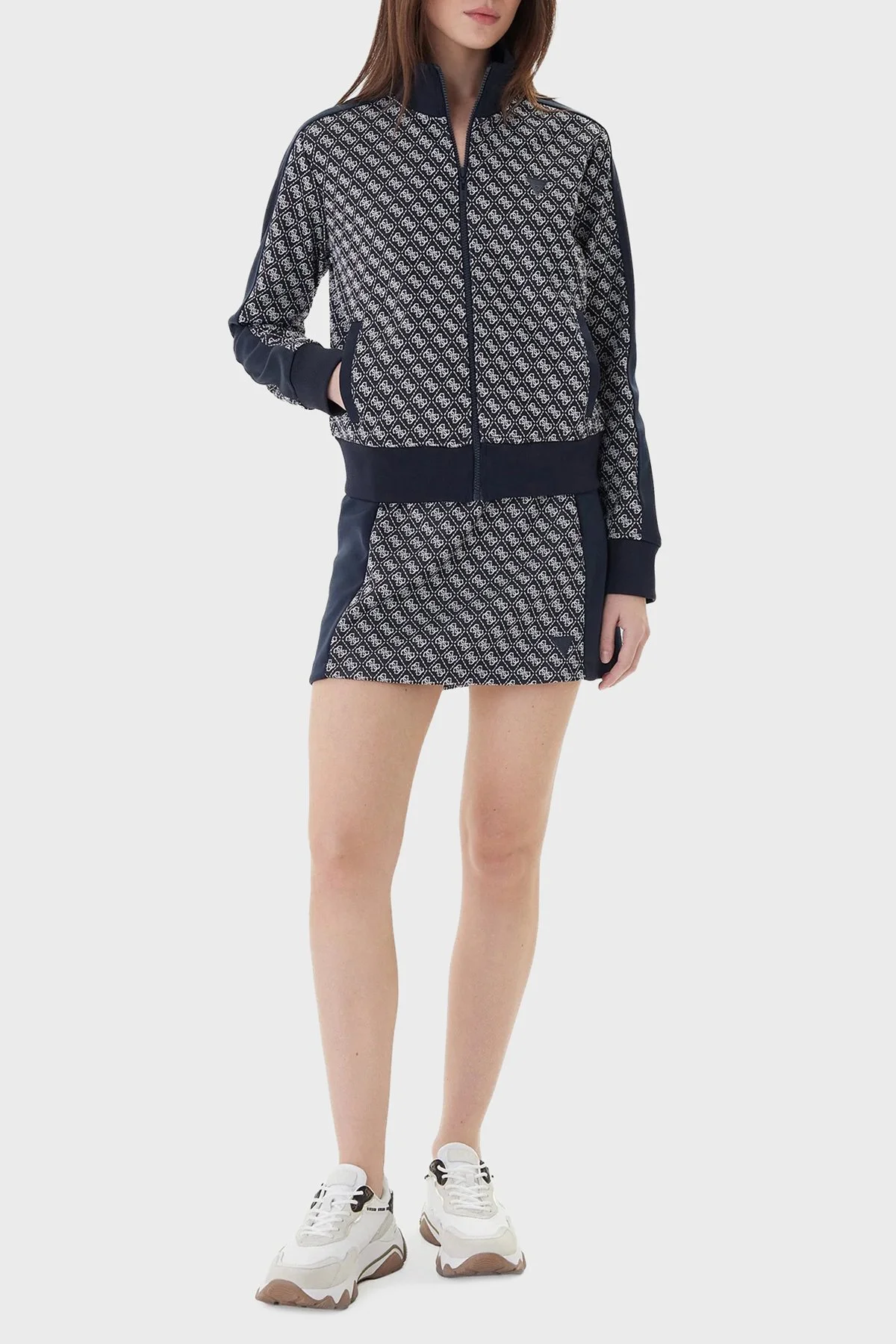 Guess Jakarlı Logolu Regular Fit Dik Yaka Fermuarlı V6RQ08K2042 Bayan Sweat V6RQ08 K2042 FJBB LACİVERT - 2