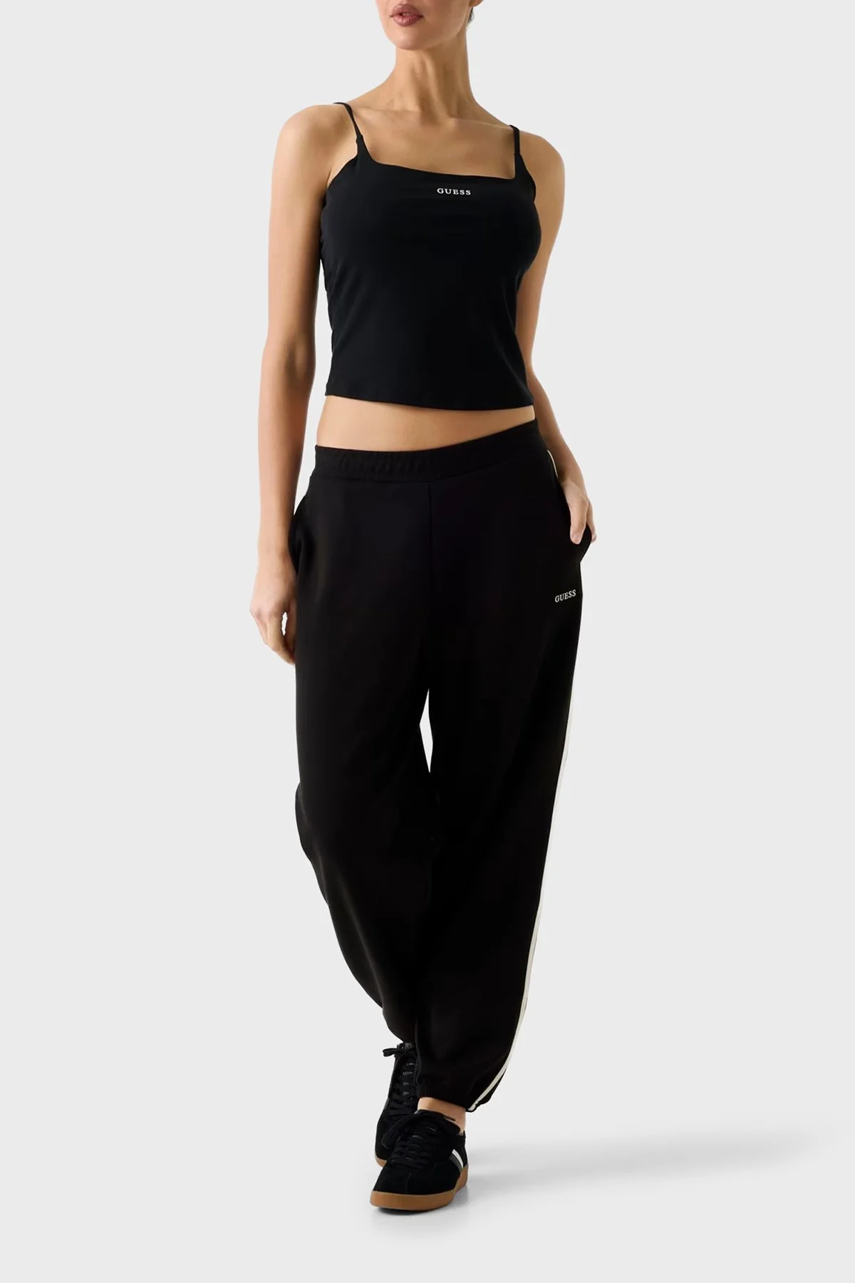 Guess Jasmine Fitted Fit Yuvarlak Yaka Logolu V6GP18K3470 Bayan Top V6GP18 K3470 JBLK SİYAH - 2