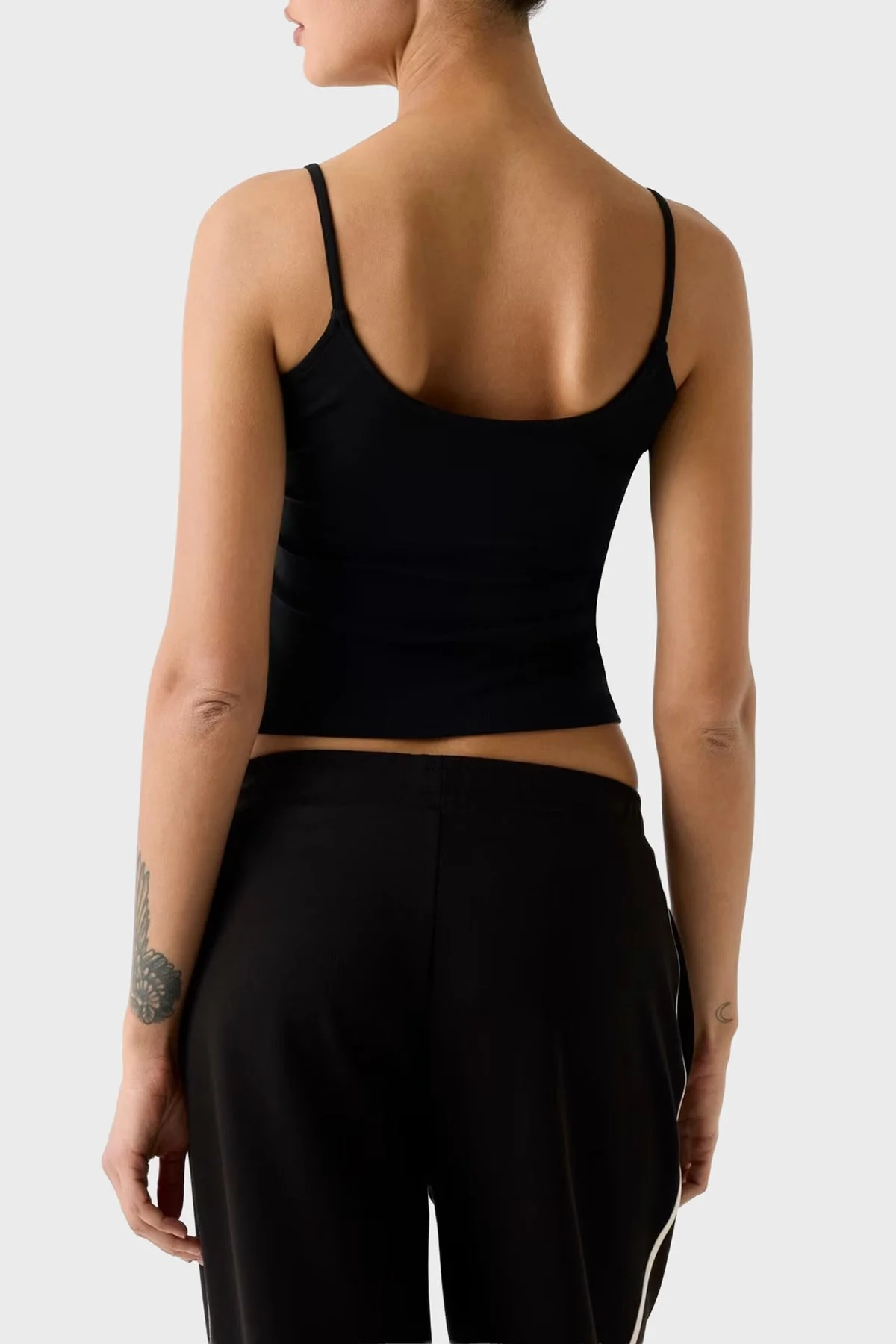 Guess Jasmine Fitted Fit Yuvarlak Yaka Logolu V6GP18K3470 Bayan Top V6GP18 K3470 JBLK SİYAH - 3