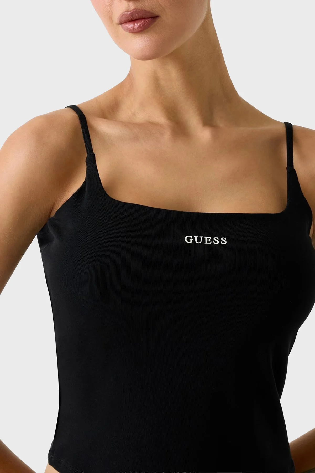 Guess Jasmine Fitted Fit Yuvarlak Yaka Logolu V6GP18K3470 Bayan Top V6GP18 K3470 JBLK SİYAH - 5