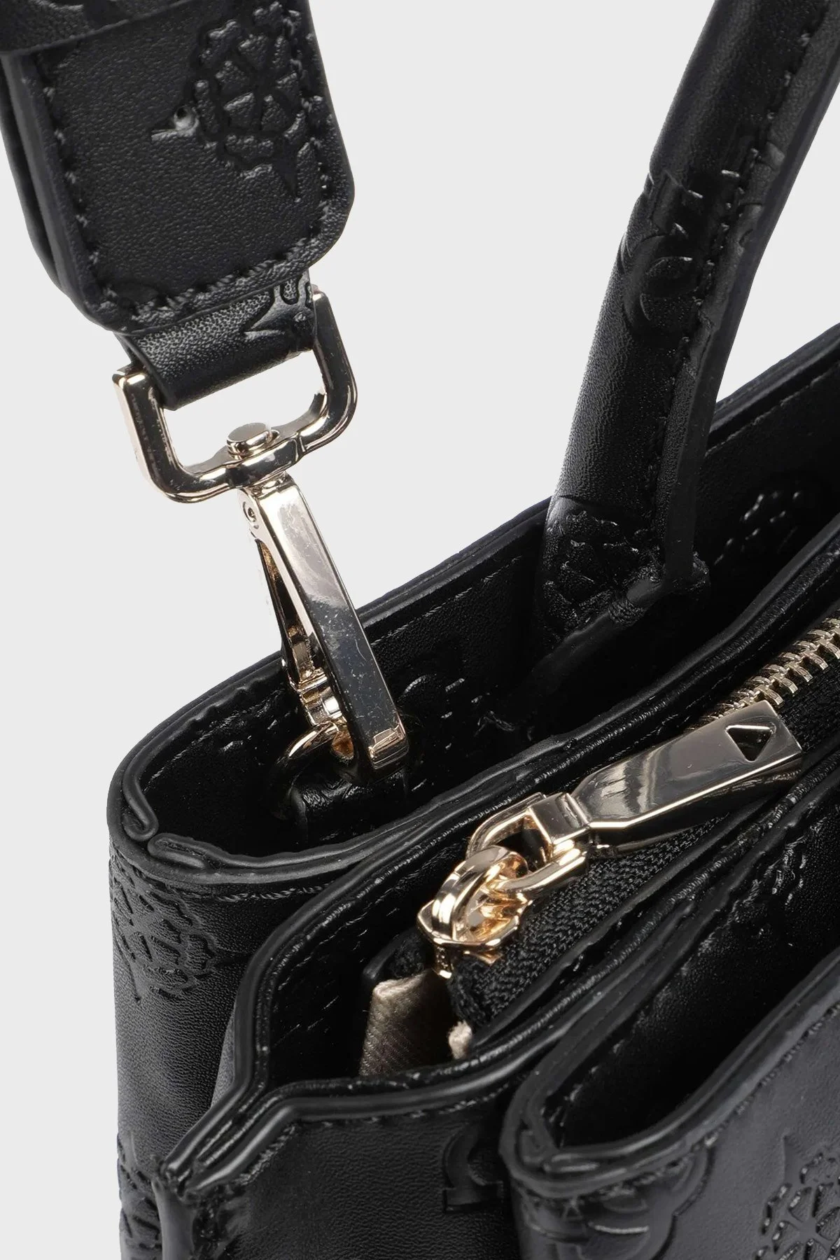 Guess Jena Çıkarılabilir Uzatma Askılı HWPG9220060 Bayan Çanta HWPG9220060 BLO SİYAH - 4