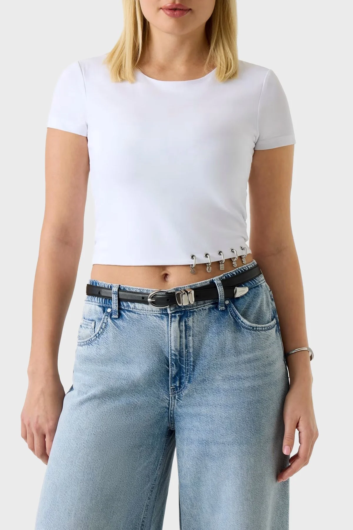 Guess Jersey Logo Detaylı Pamuklu Bisiklet Yaka Crop W6GP11K2933 Bayan Top W6GP11 K2933 G011 BEYAZ - 1