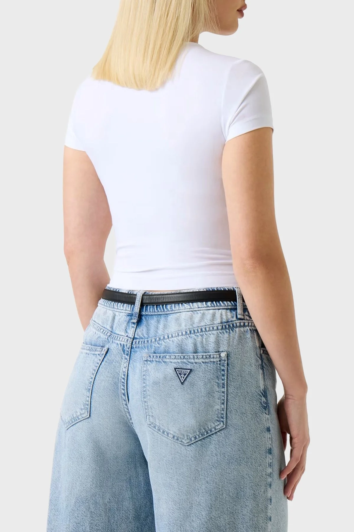 Guess Jersey Logo Detaylı Pamuklu Bisiklet Yaka Crop W6GP11K2933 Bayan Top W6GP11 K2933 G011 BEYAZ - 3