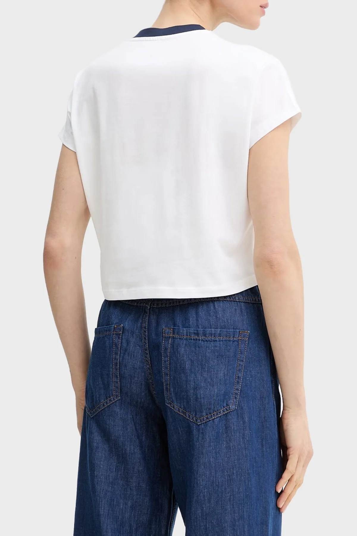 Guess Jersey Logolu % 100 Pamuk Regular Fit Bisiklet Yaka W6GI31K3224 Bayan T Shirt W6GI31 K3224 G011 BEYAZ - 3