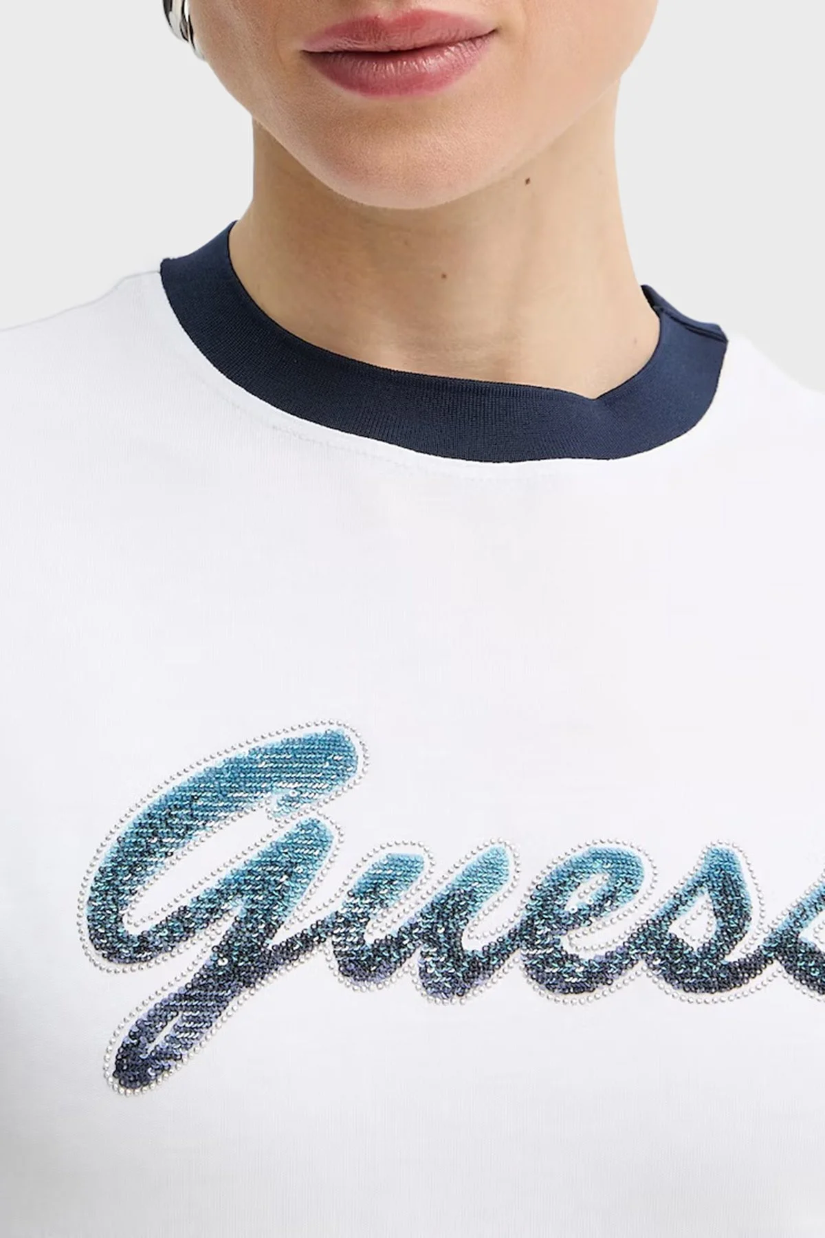 Guess Jersey Logolu % 100 Pamuk Regular Fit Bisiklet Yaka W6GI31K3224 Bayan T Shirt W6GI31 K3224 G011 BEYAZ - 4