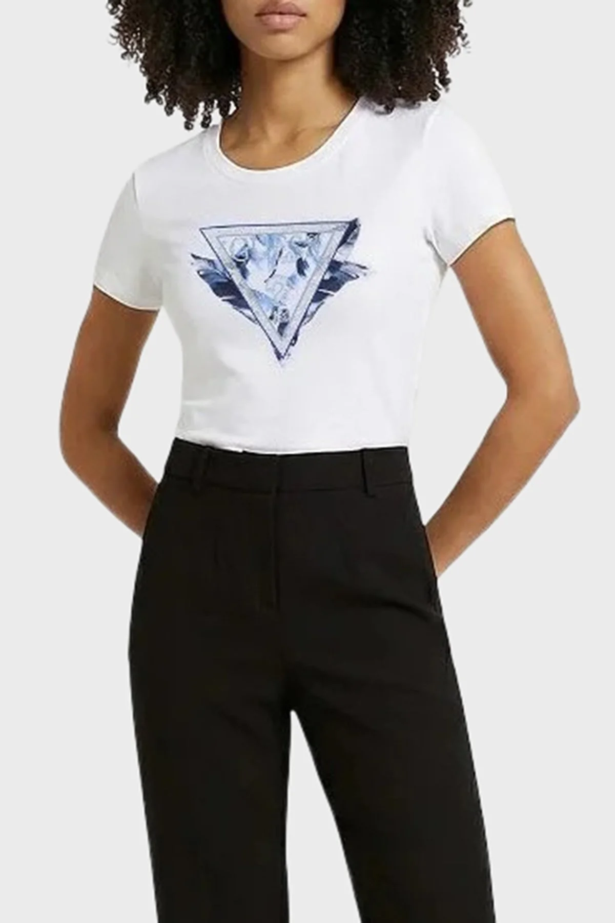 Guess Jersey Pamuklu Slim Fit Logo Baskılı W6GI11K3026 Bayan T Shirt W6GI11 K3026 G011 BEYAZ - 2