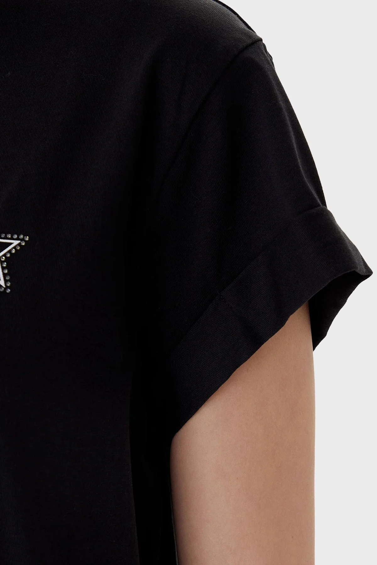 Guess Jersey Pamuklu Taş Detaylı Regular Fit Bisiklet Yaka W6RI30I3Z14 Bayan T Shirt W6RI30 I3Z14 JBLK SİYAH - 4