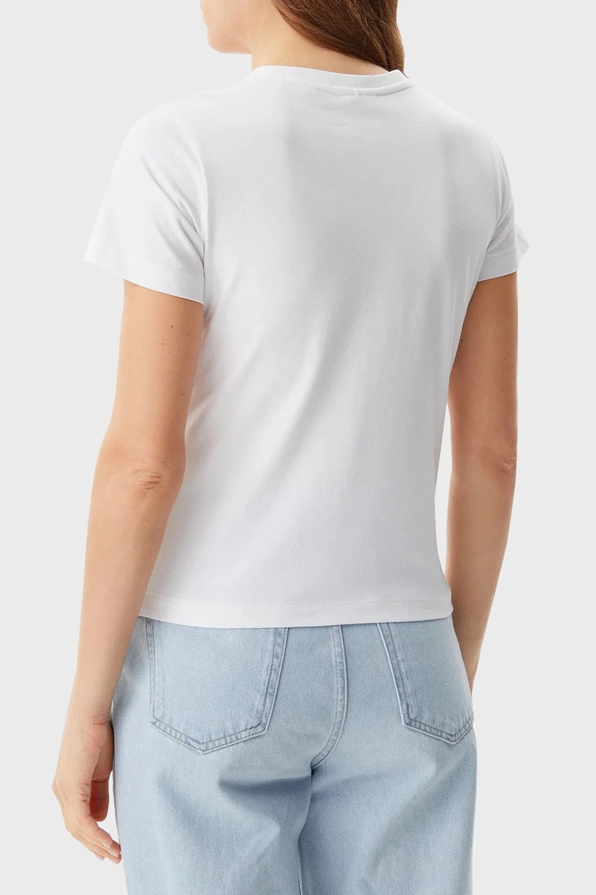 Guess Kamelie Logolu Pamuklu Slim Fit Bisiklet Yaka V5GI15J1314 Bayan T Shirt V5GI15 J1314 G011 BEYAZ - 8